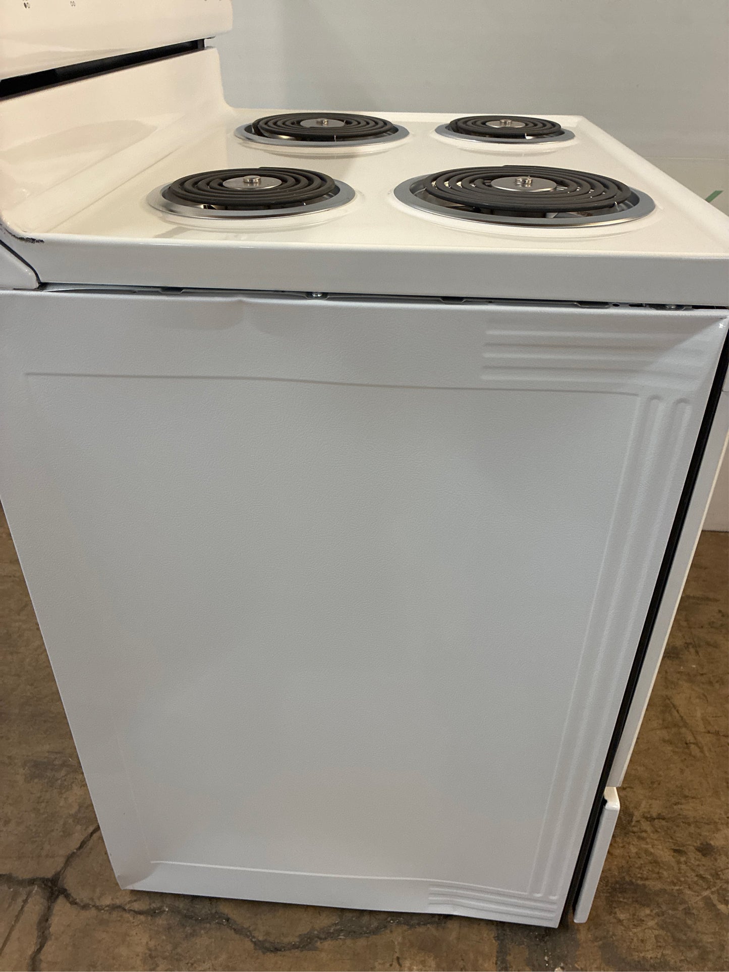 Amana 30 in. 4 Burner Electric Range, White, Glass Door