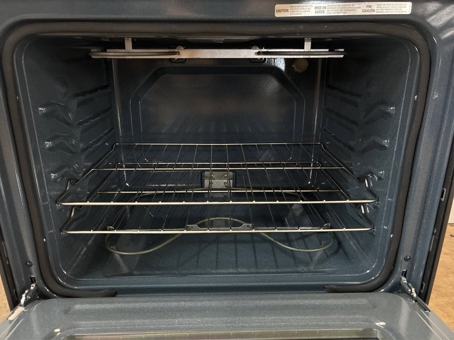 Whirlpool 30 in. Freestanding Electric Range, Black