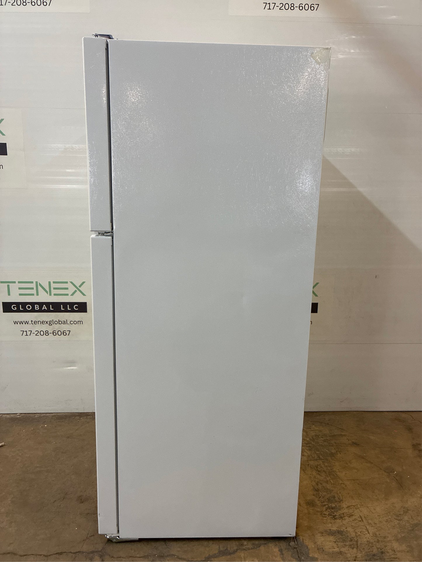 Frigidaire 18.2 cu. ft - Top Freezer Refrigerator in White