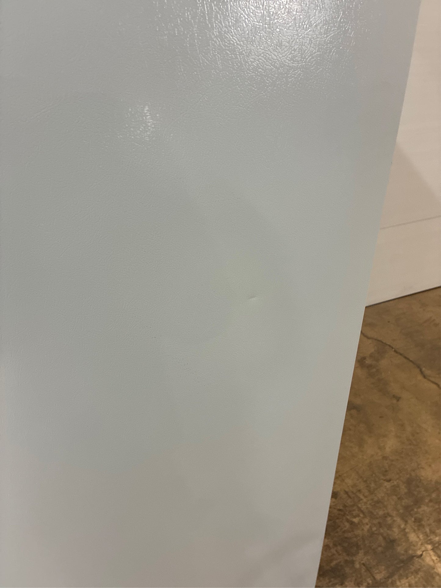 GE 17.5-cu ft Top-Freezer Refrigerator (White)