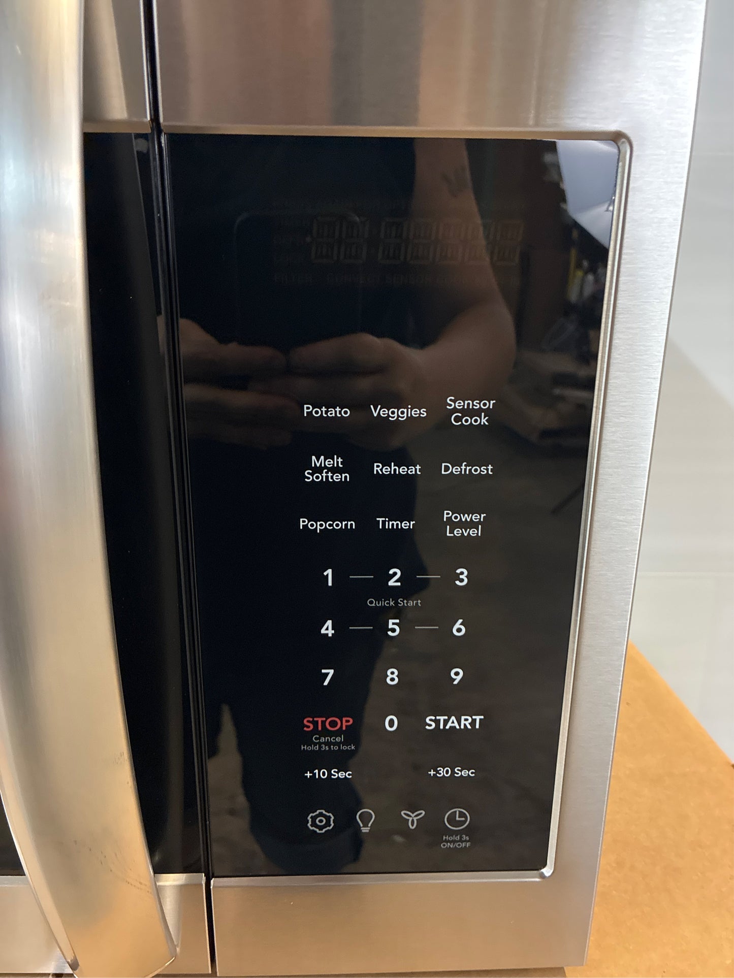 1.9 cu. ft. Microwave, Smudge-Proof Steel
