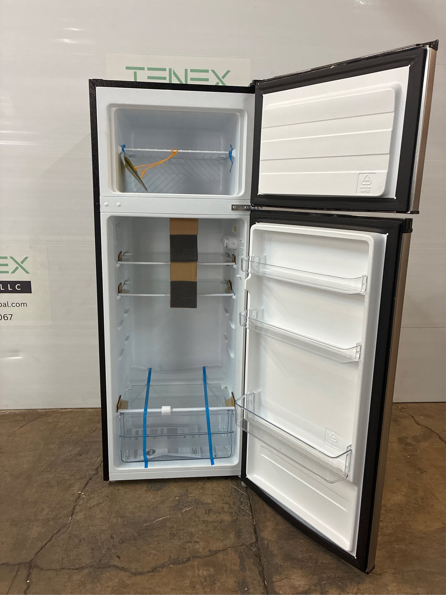 7.1 cu. ft. Top Freezer Refrigerator, Steel Look
