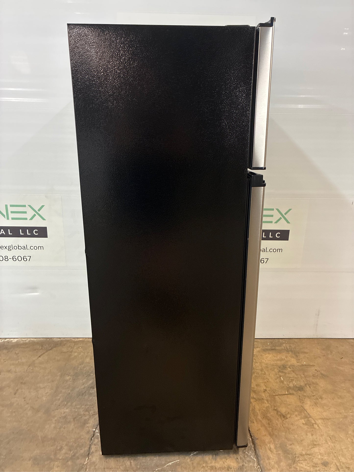 7.1 cu. ft. Top Freezer Refrigerator, Steel Look