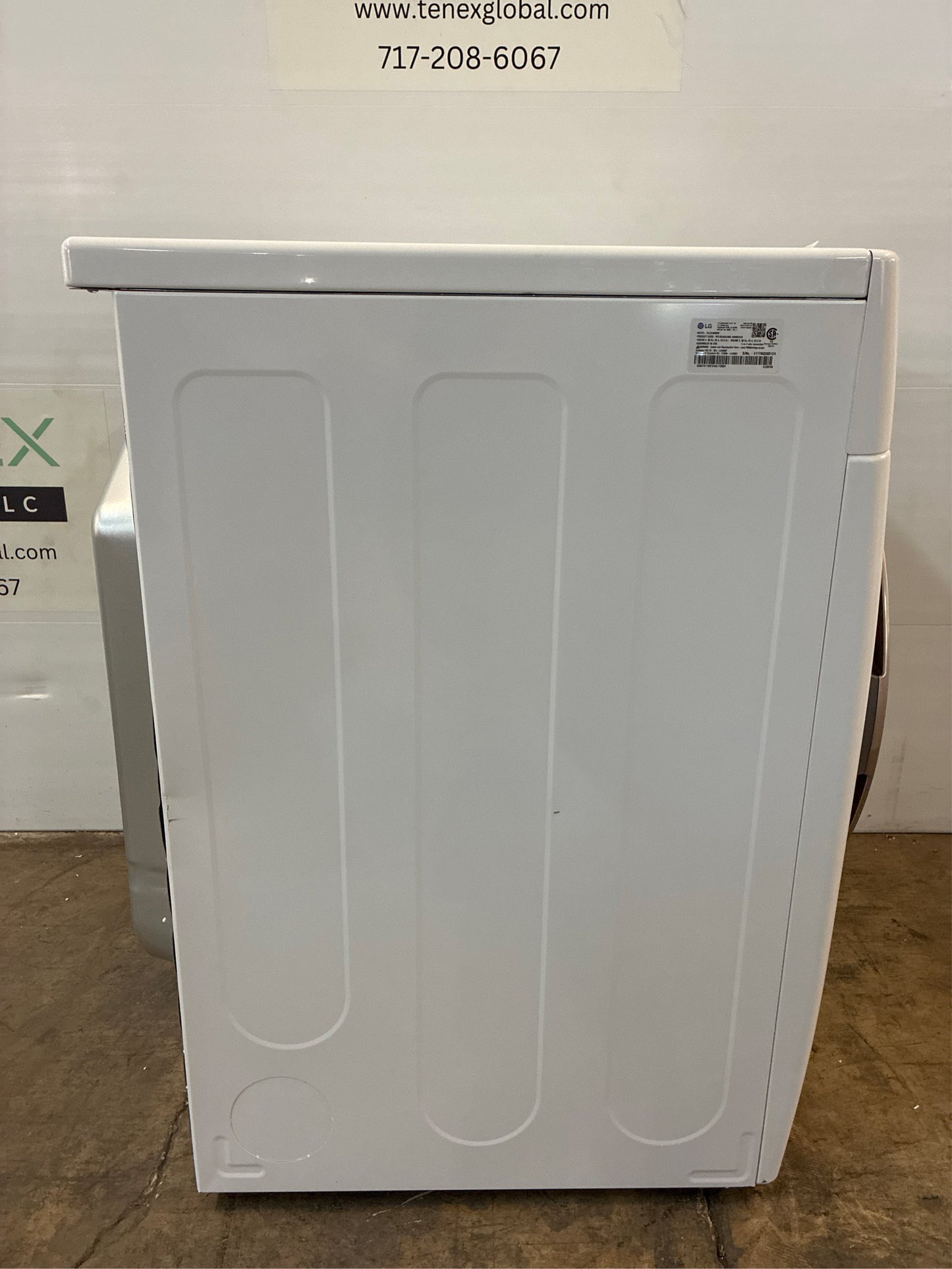 LG 7.4-cu ft Steam Dryer (White)