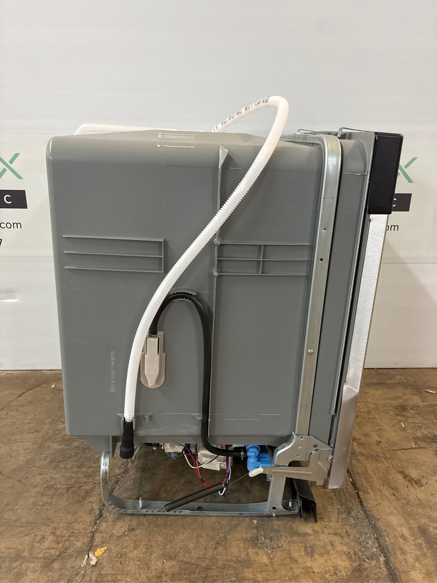Frigidaire 24-in Built-In Dishwasher, 62-dBA