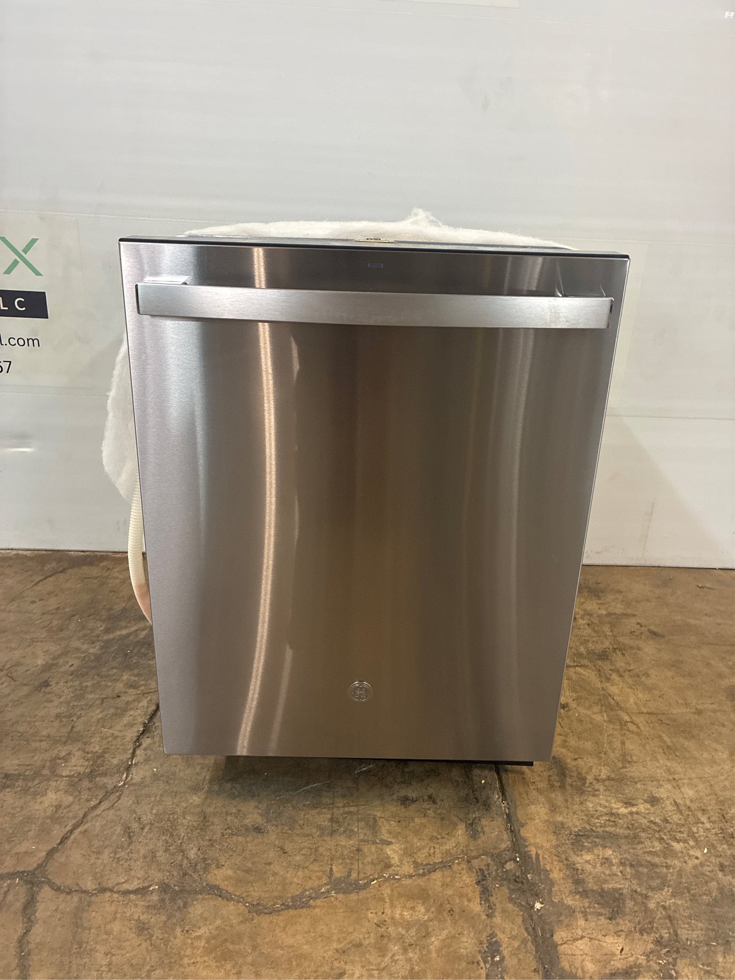 GE Dry Boost 24-in Built-In Dishwasher