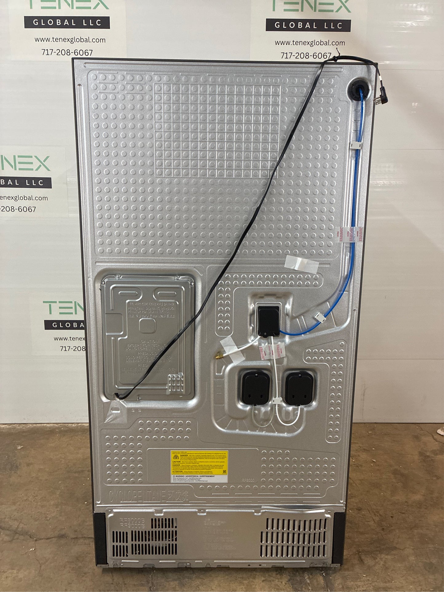 Bespoke 4-Door French Door Refrigerator, White Glass.