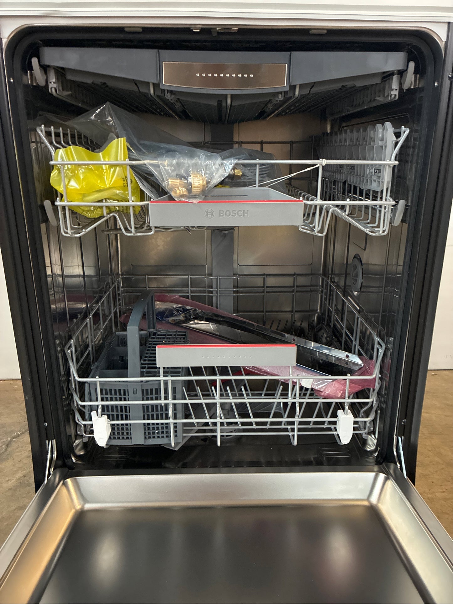 Bosch 800 24-in Smart Dishwasher, 42-dBA
