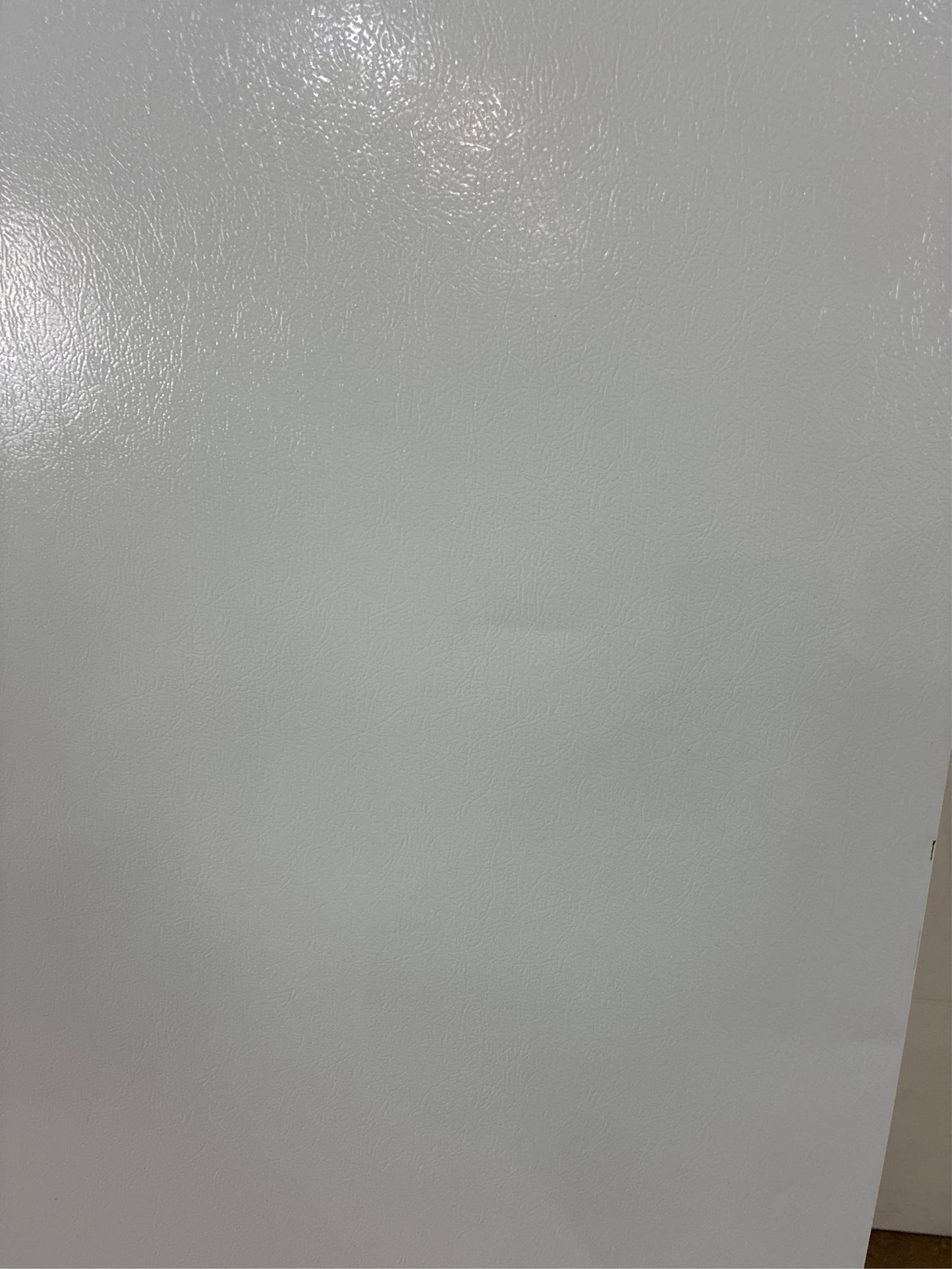 Frigidaire 18.2 cuft Top Freezer Refrigerator in White