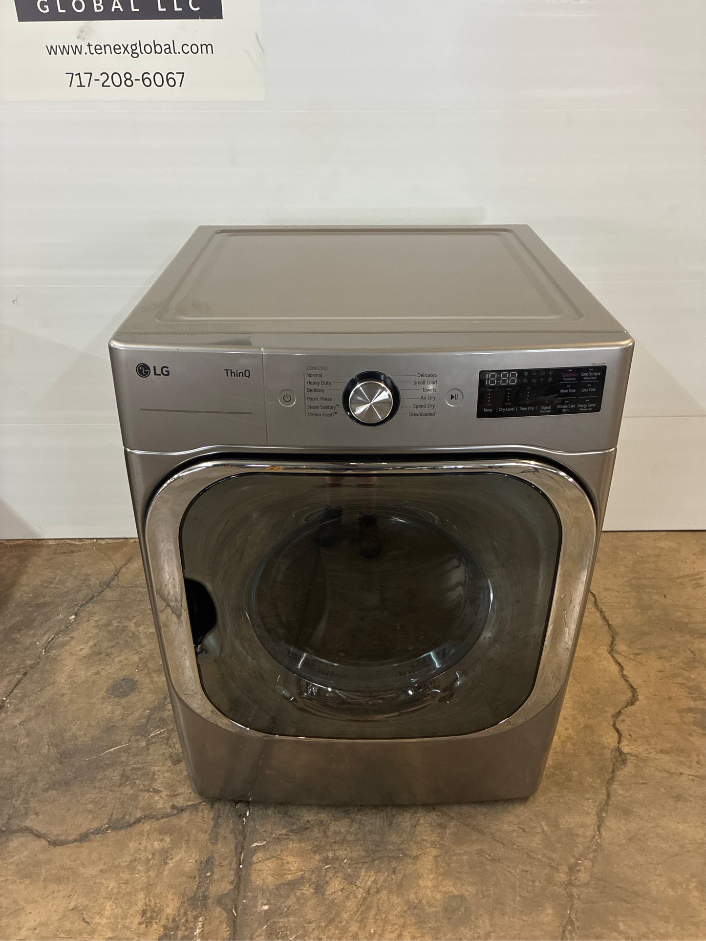 LG TurboSteam 9-cu ft Gas Dryer, Black Steel.