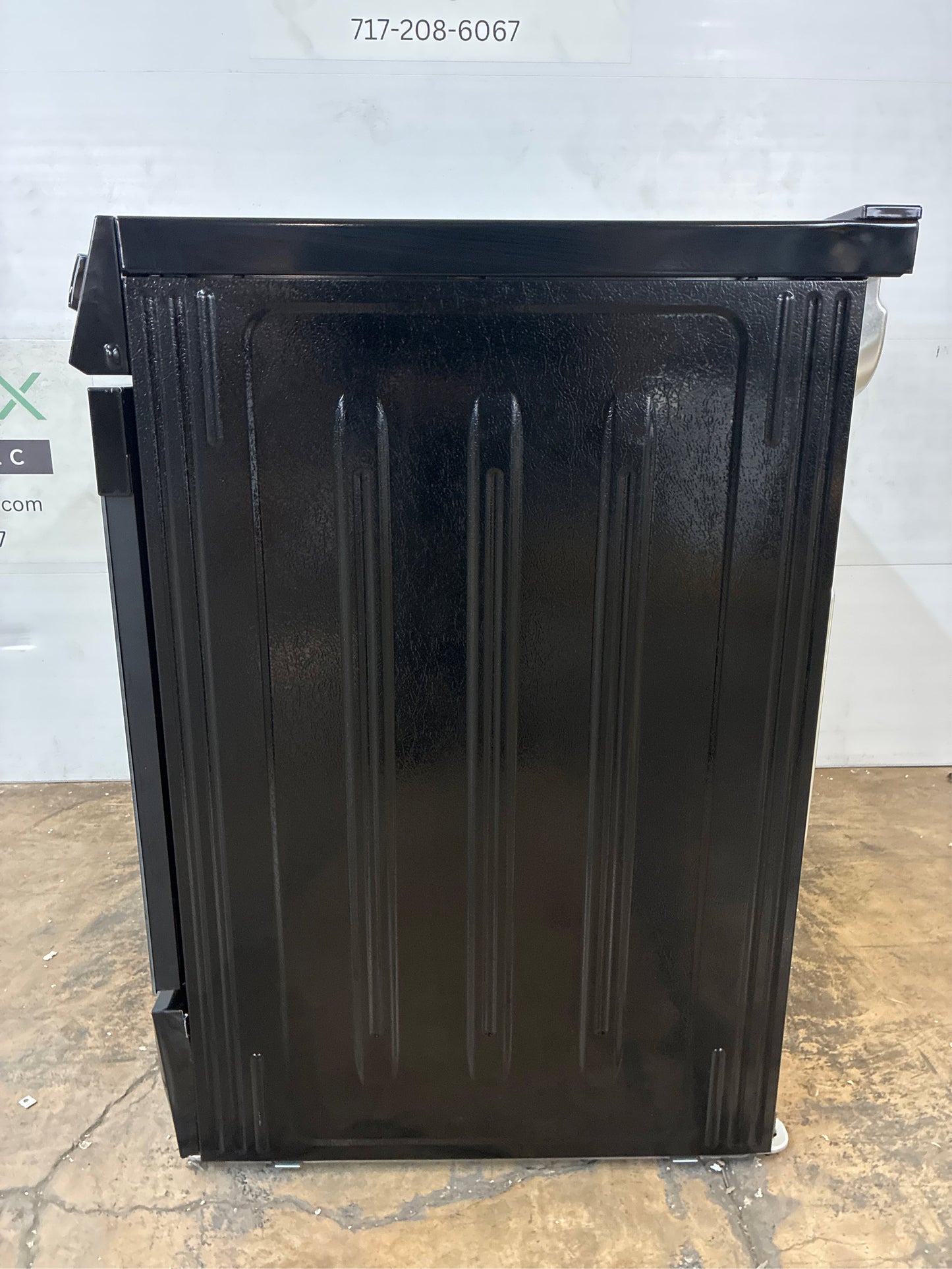 Frigidaire 30 in. 5-Burner Electric Range, Black