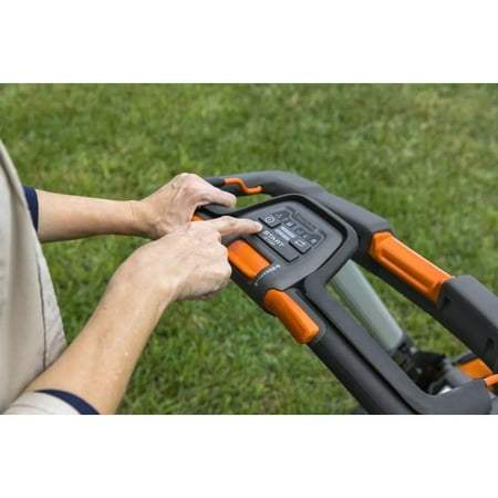 Husqvarna Lawn Xpert LE-322 21 in. Battery Mower