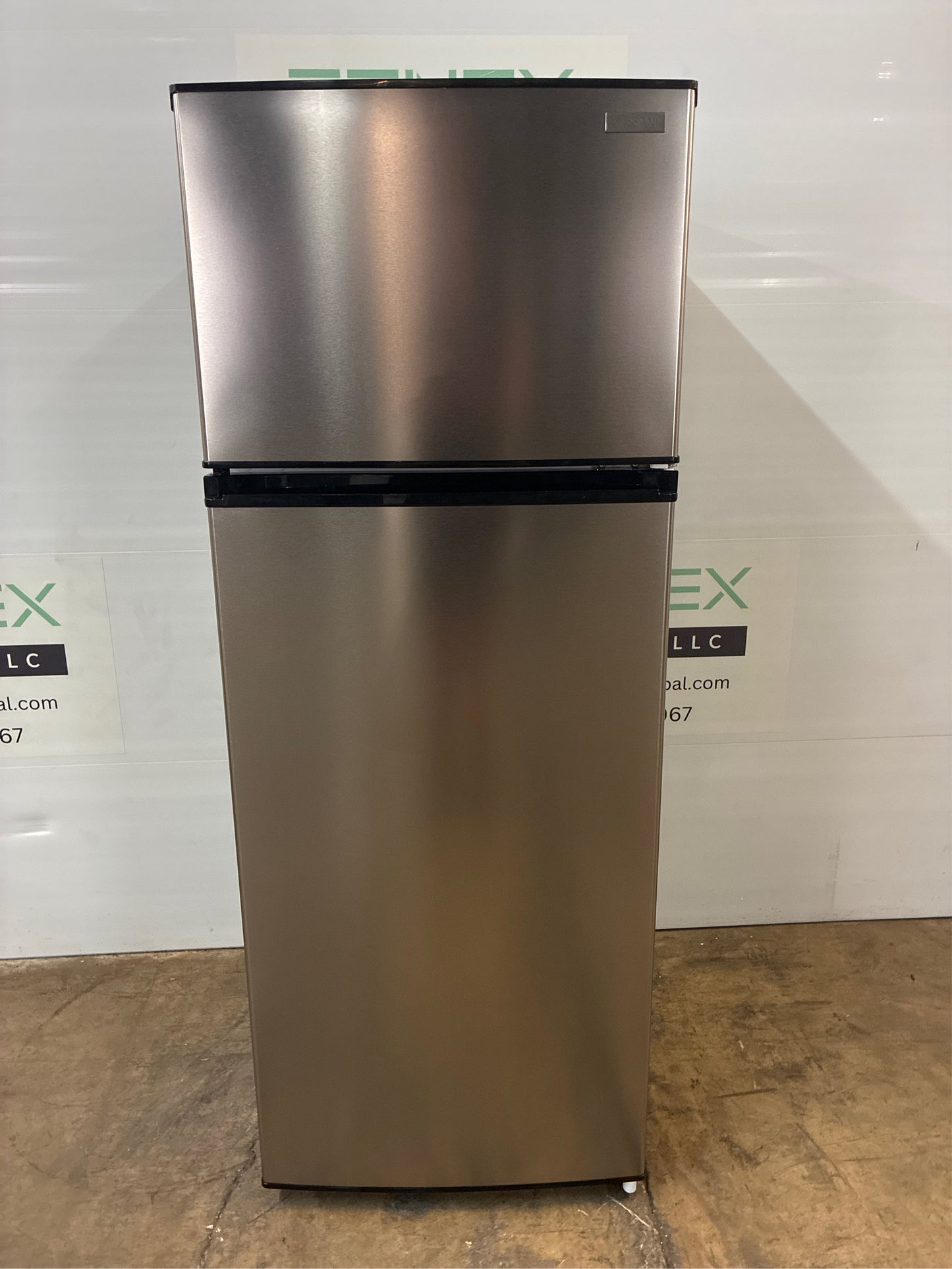 7.1 cu. ft. Top Freezer Refrigerator - SS Look