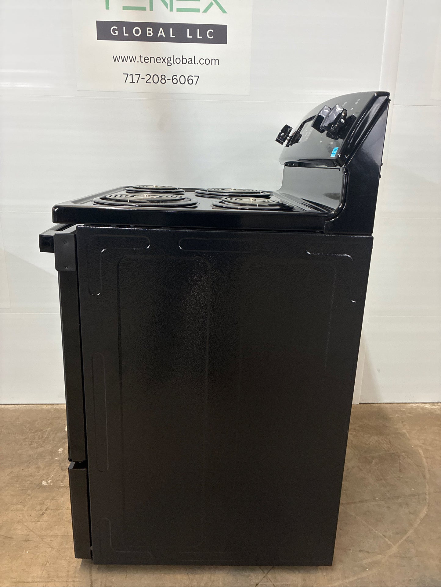 GE 30" 5-cu ft Electric Range (Black)