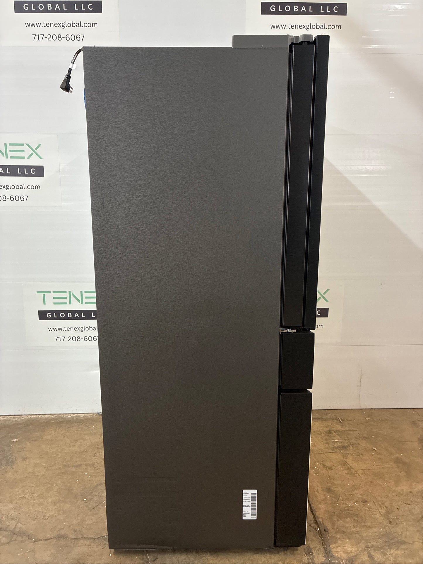 Bespoke 4-Door French Door Refrigerator, White Glass.