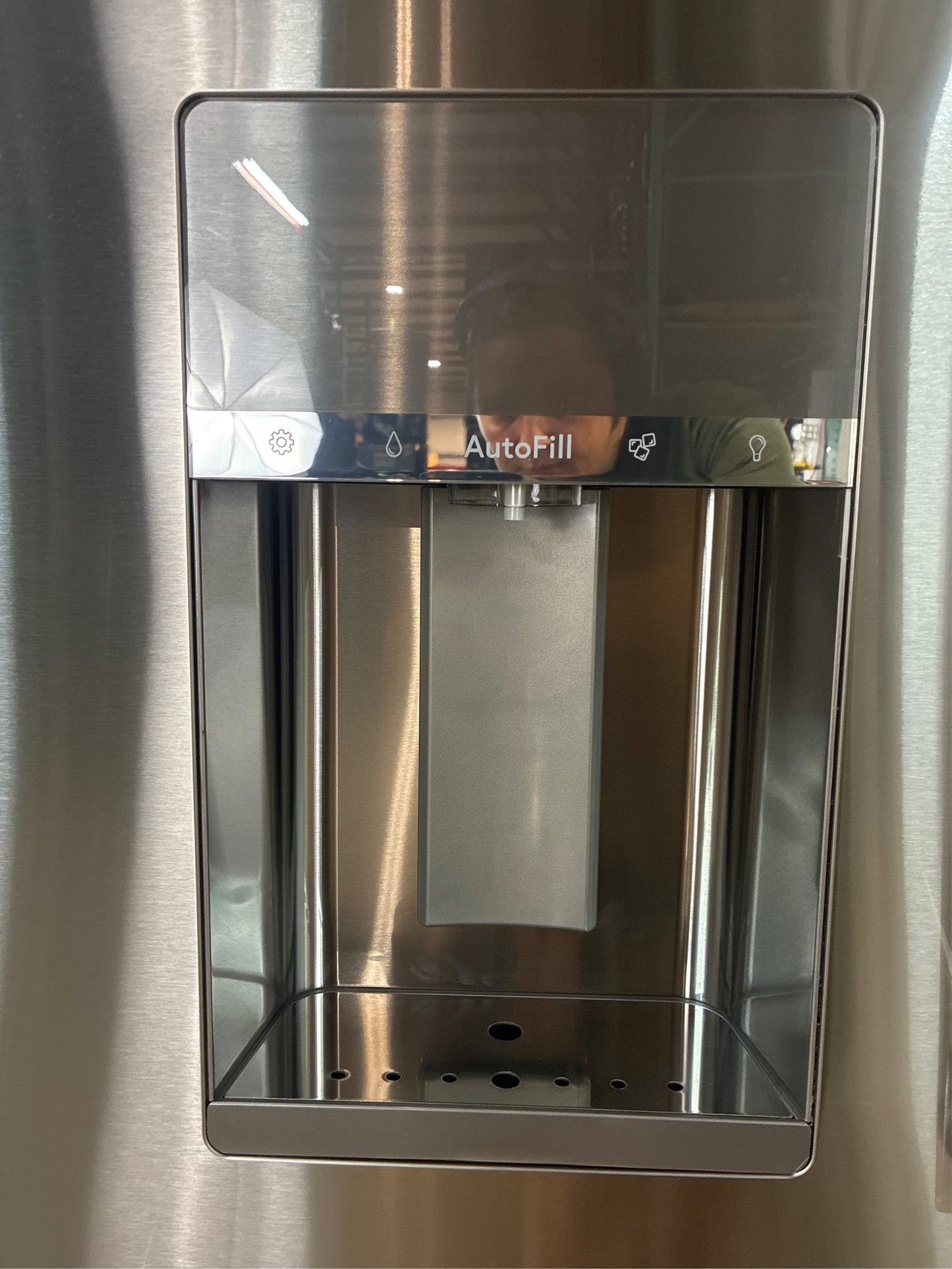 GE 27.9-cu ft Smart French Door Refrigerator