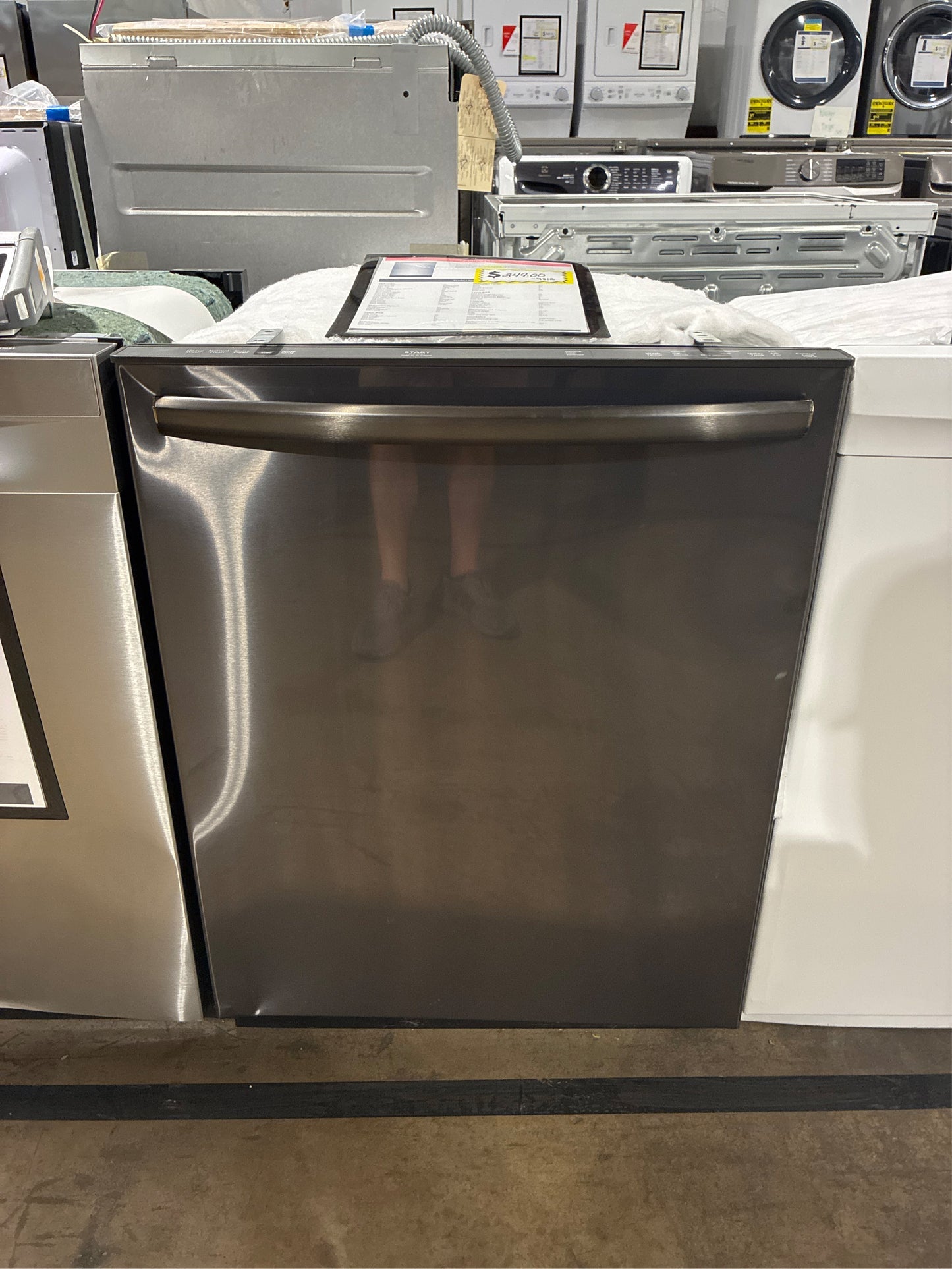 24 in. Black Stainless Steel Built-In Dishwasher