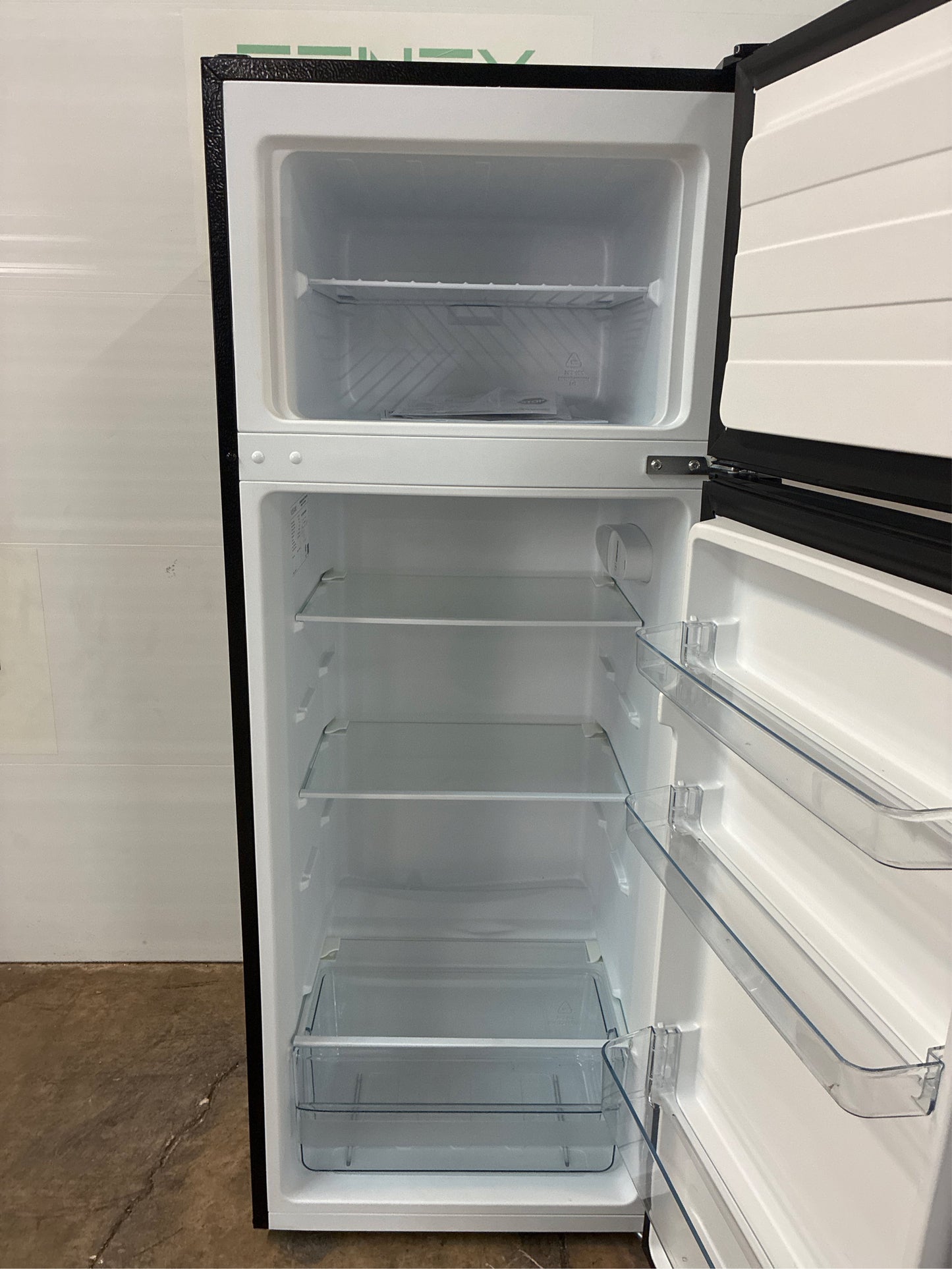 7.2 cu. ft. Top Freezer Refrigerator