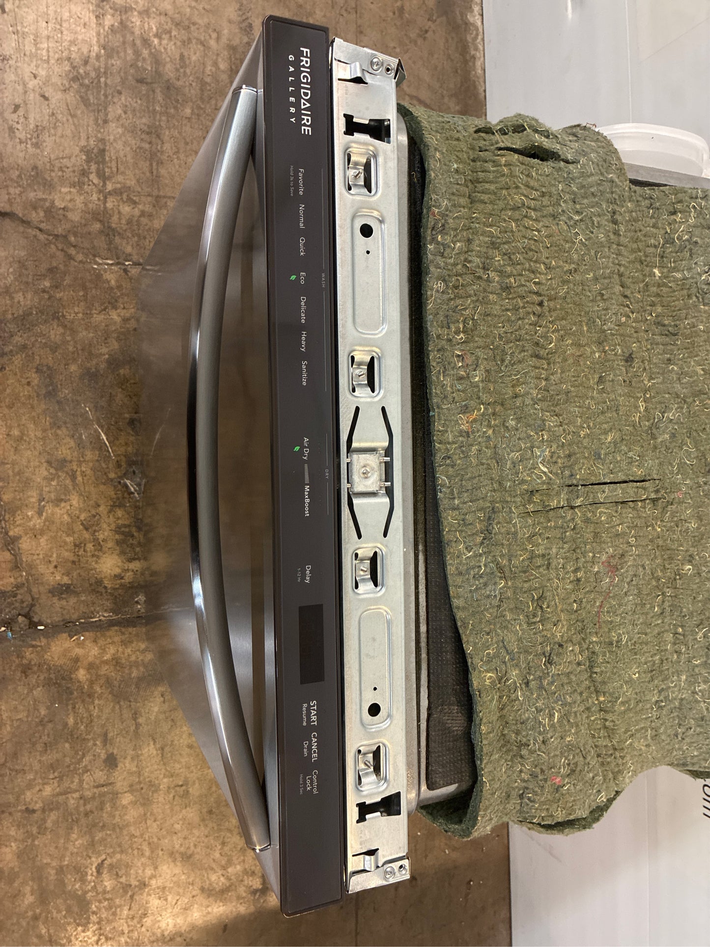 Frigidaire 24" Built-In Dishwasher.