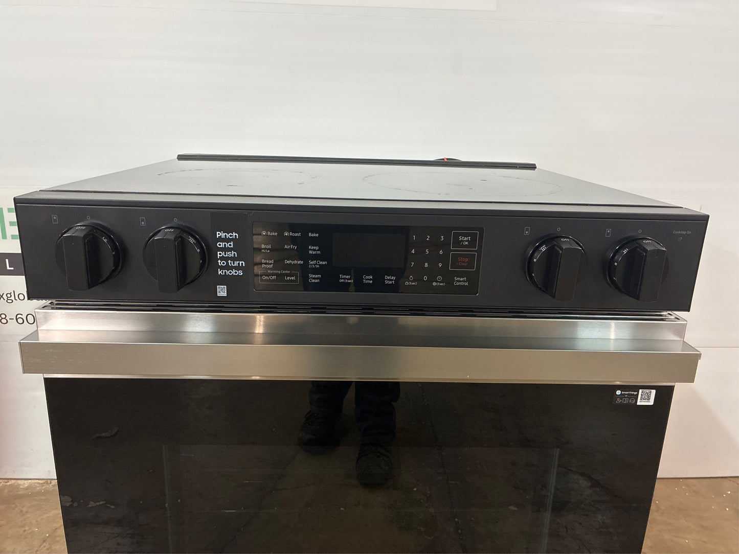 Samsung 30" 6.3 cu.ft. Smart Electric Range