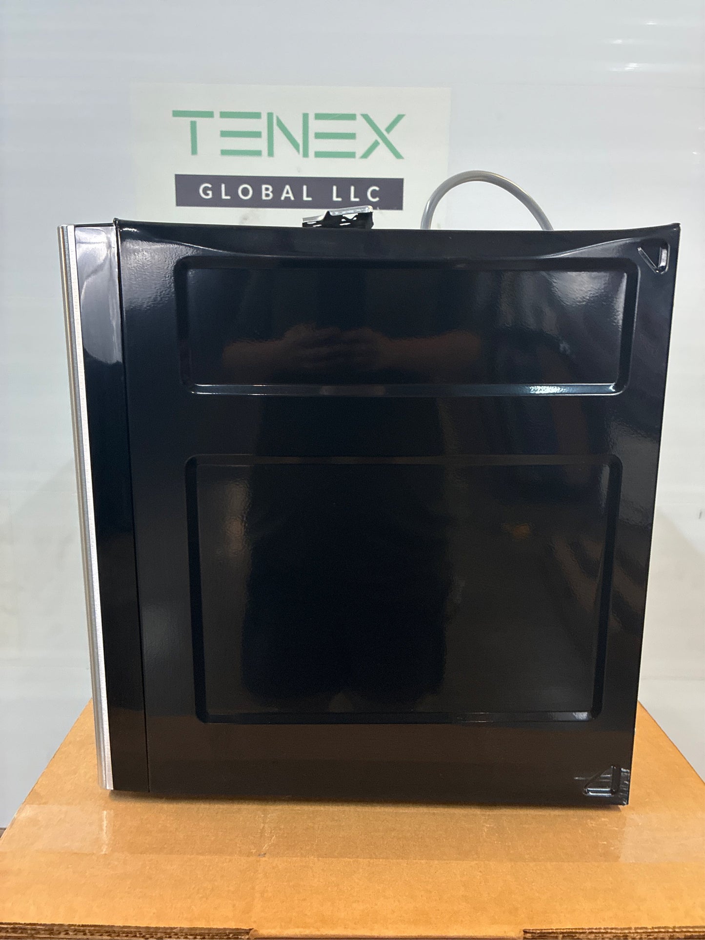 GE 1.6-cu ft 1000W Over-the-Range Microwave