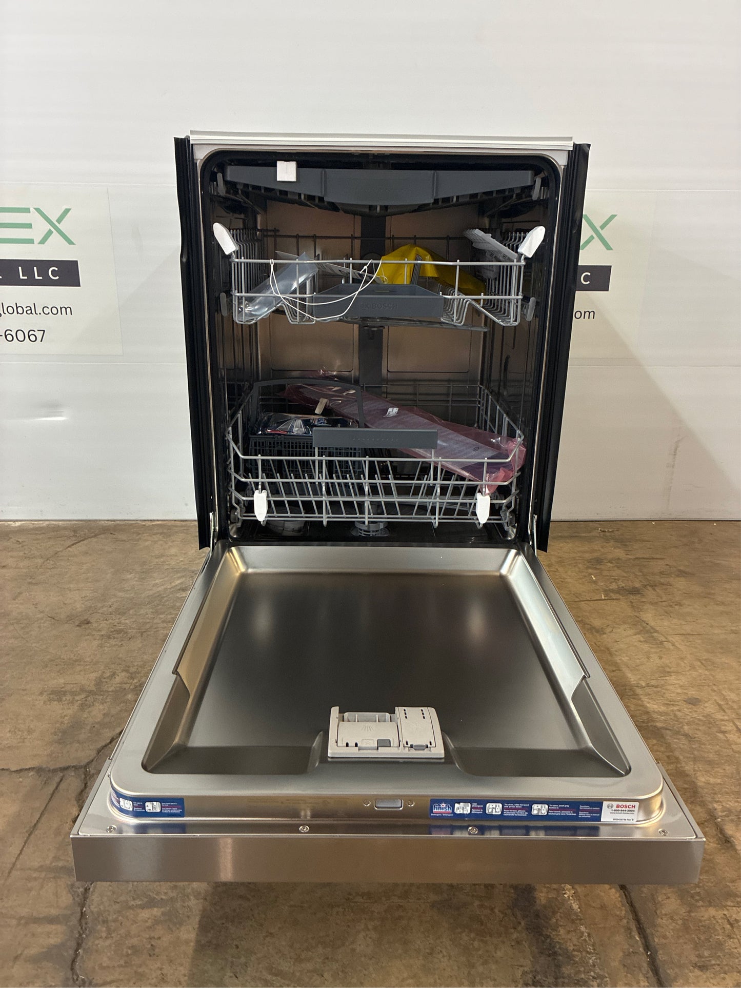 300 Series 24 in. Stainless Steel Dishwasher
