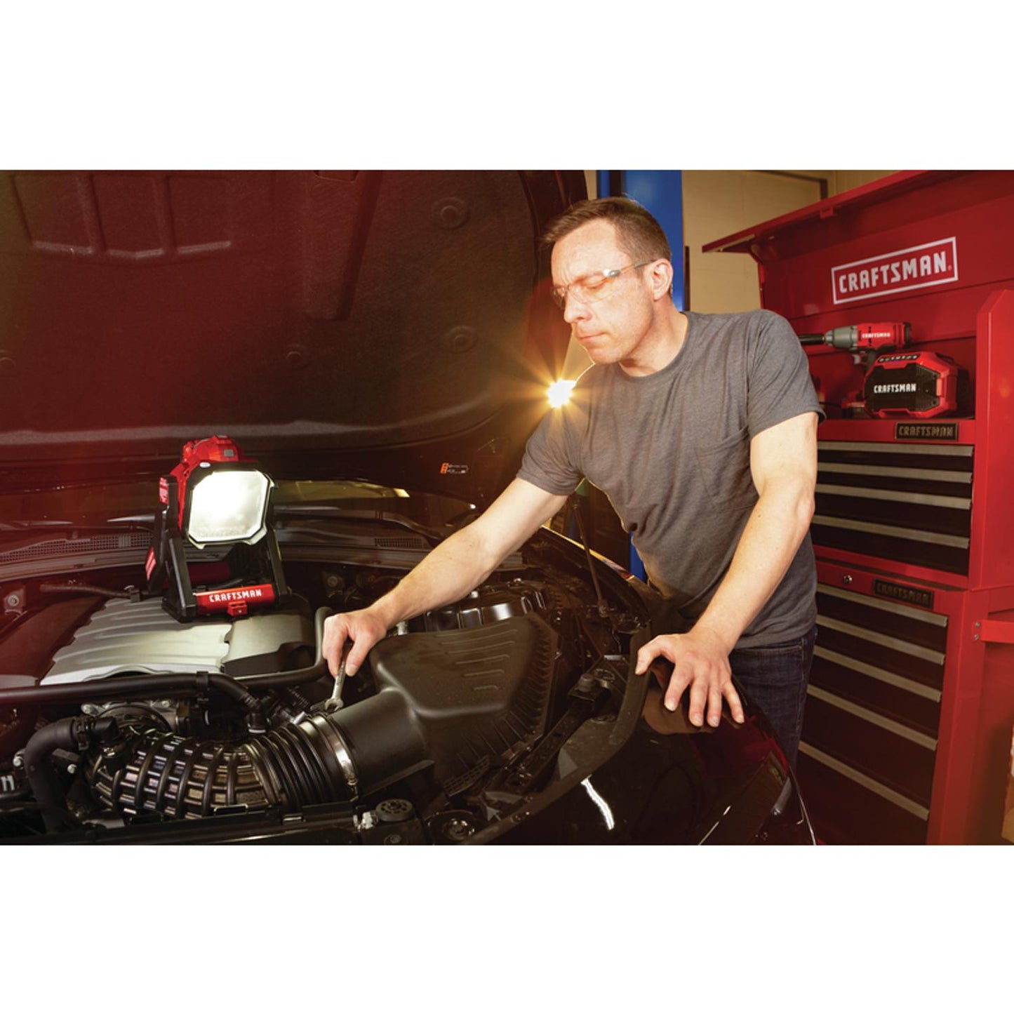 CRAFTSMAN V20 LED Work Light, 1825 lm, Stand