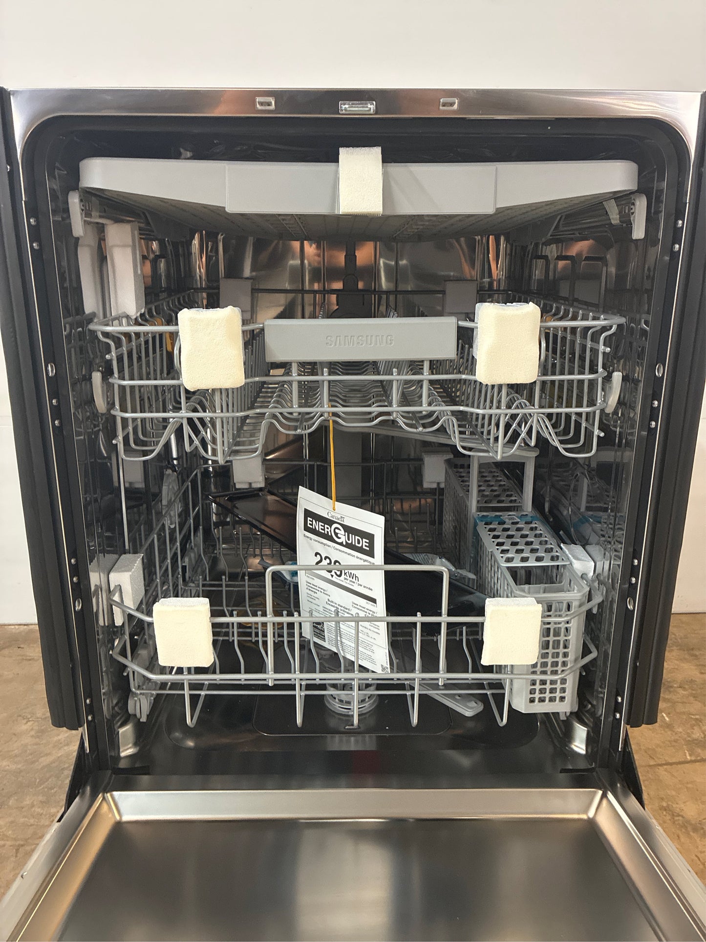 Samsung 24-in Control Smart Dishwasher