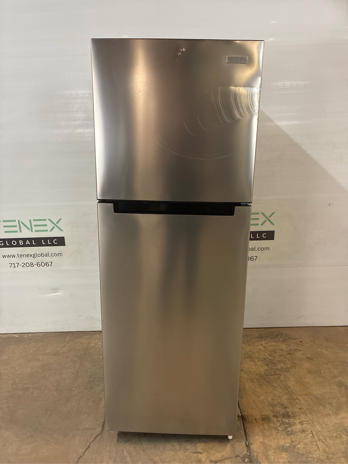 Vissani 10.1 cu. ft. Top Freezer Refrigerator