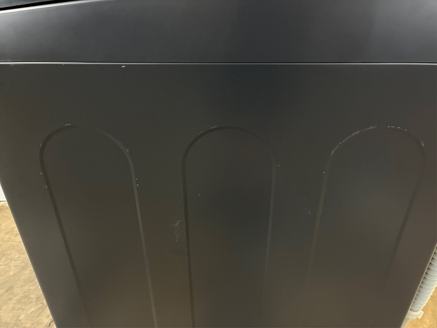LG 5.5-cu ft Top-Load Washer (Matte Black)