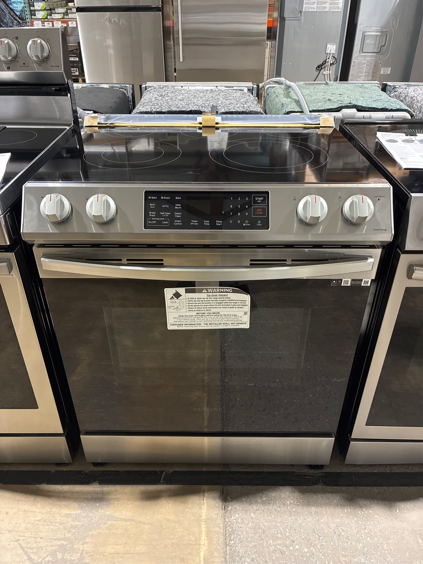 Samsung 30-in Glass Top 5 Burners 6.3-cu ft Self-Cleaning Air Fry Slide-in Smart Electric Range (Fingerprint Resistant Stainless Steel)