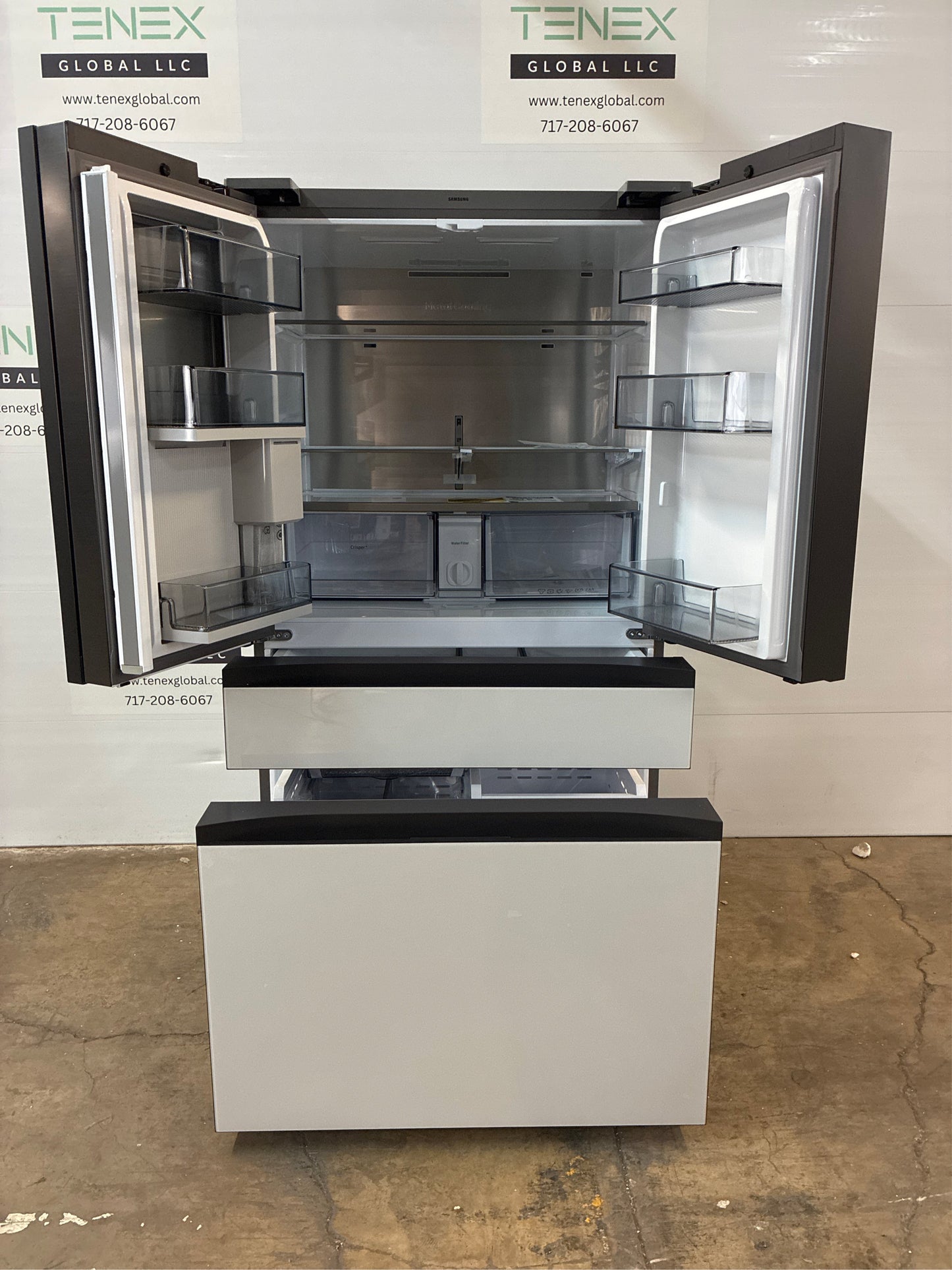 Bespoke 4-Door French Door Refrigerator, White Glass.