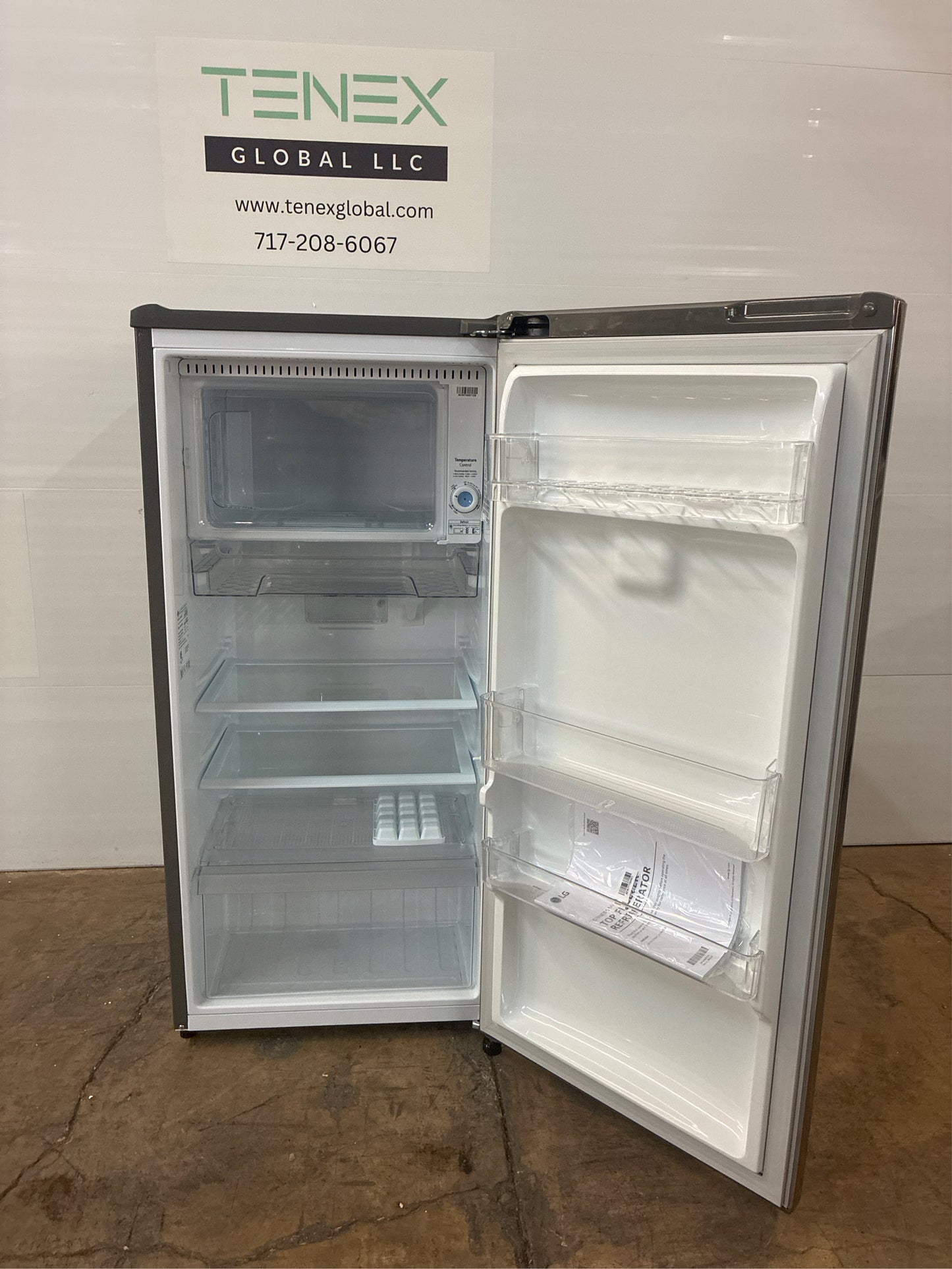 LG 5.79-cu ft Mini Refrigerator with Freezer