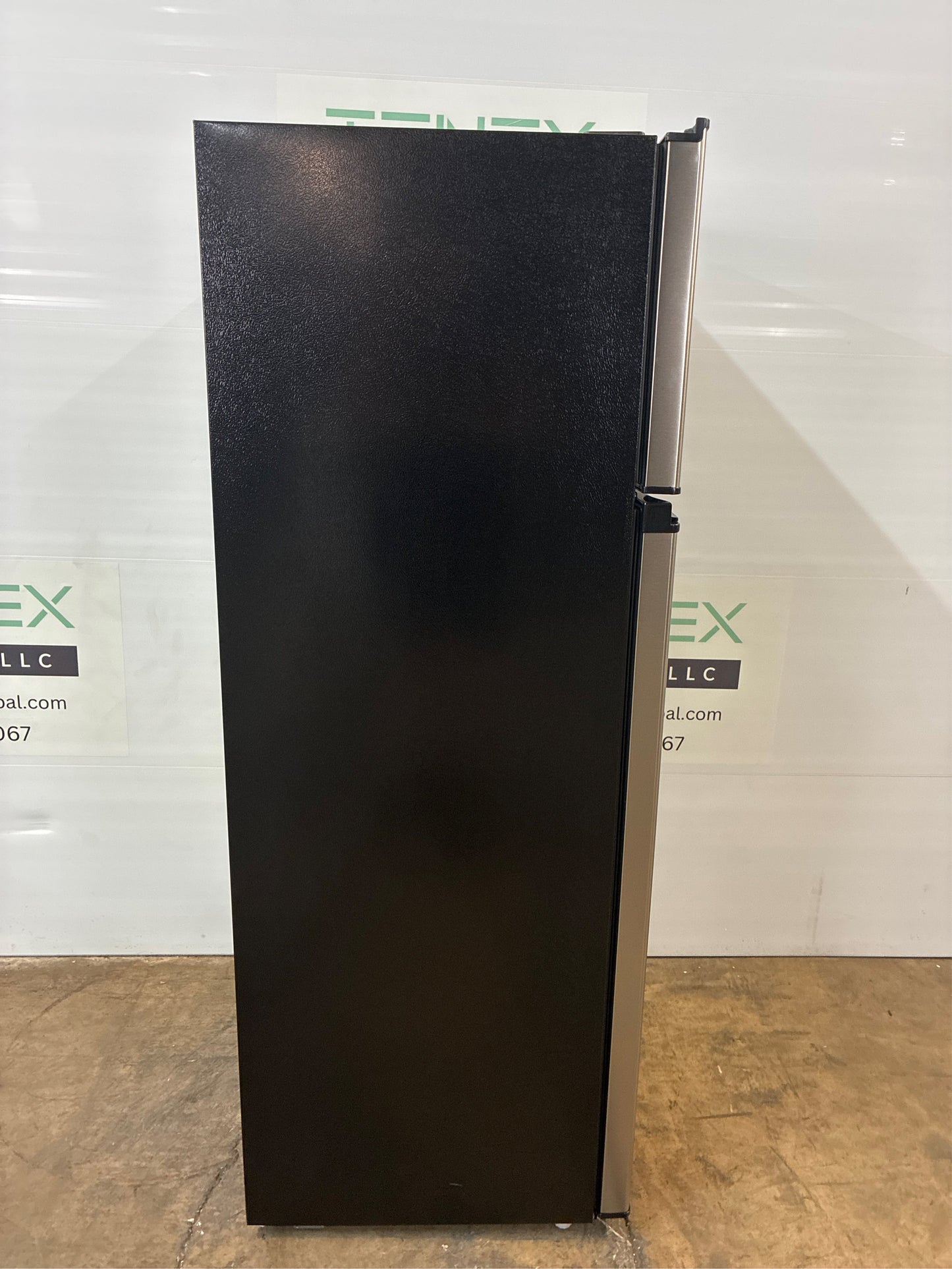 7.1 cu. ft. Top Freezer Refrigerator - SS Look