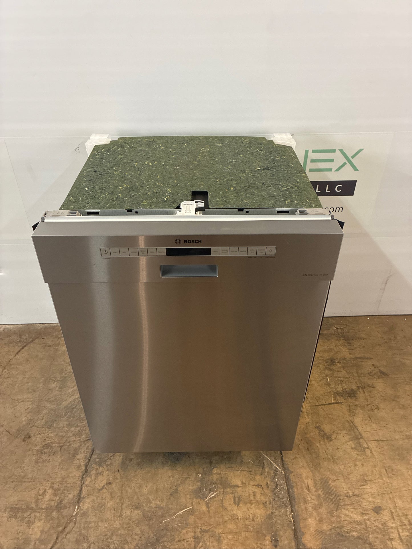 300 Series 24 in. Stainless Steel Dishwasher
