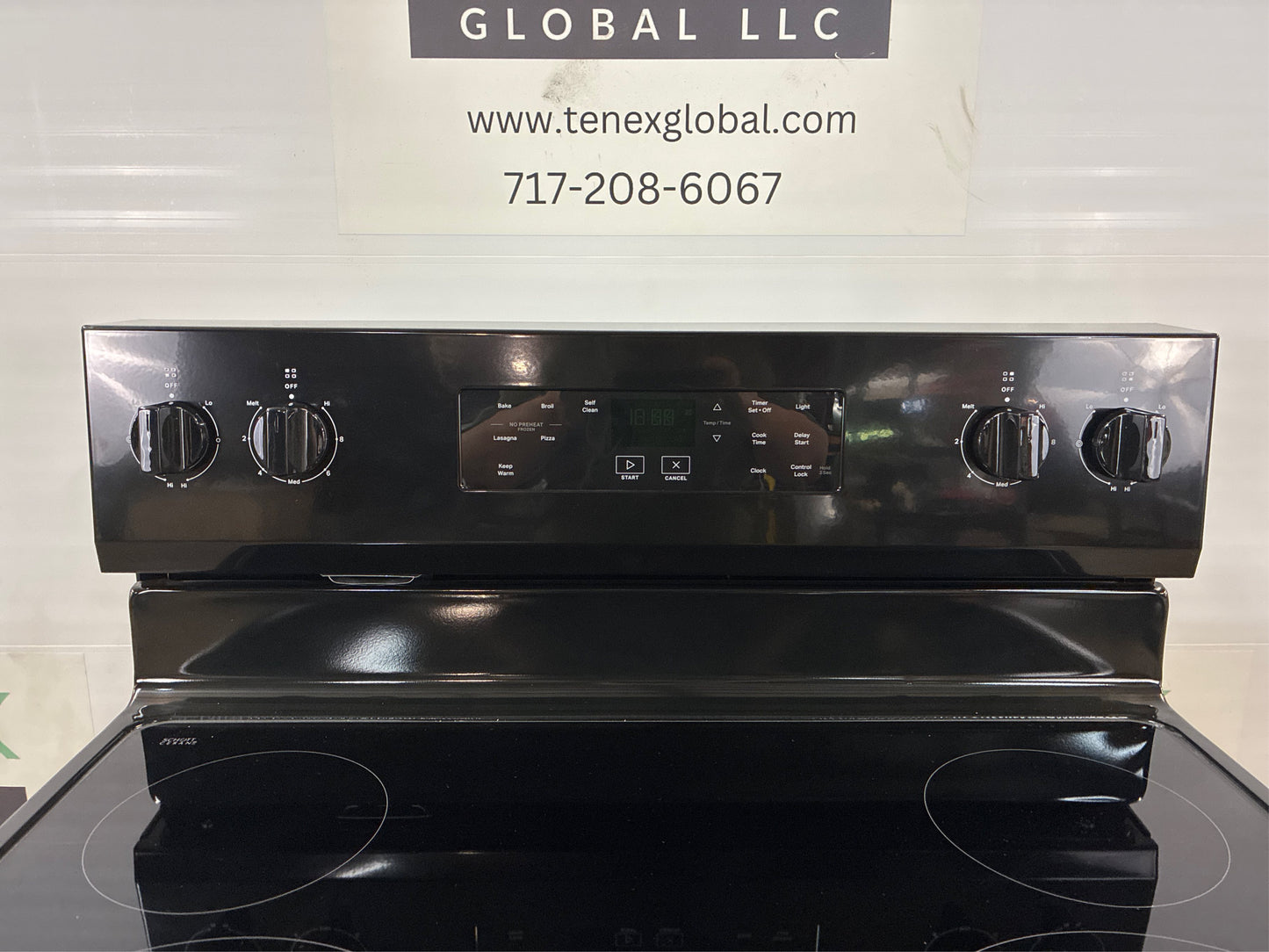 Whirlpool 30 in. Freestanding Electric Range, Black