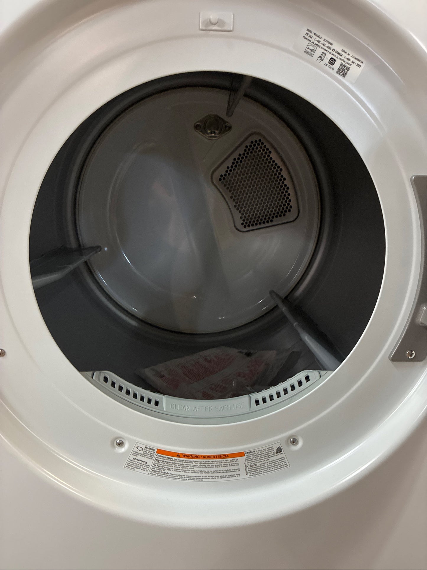 LG 7.4-cu ft Steam Dryer (White)