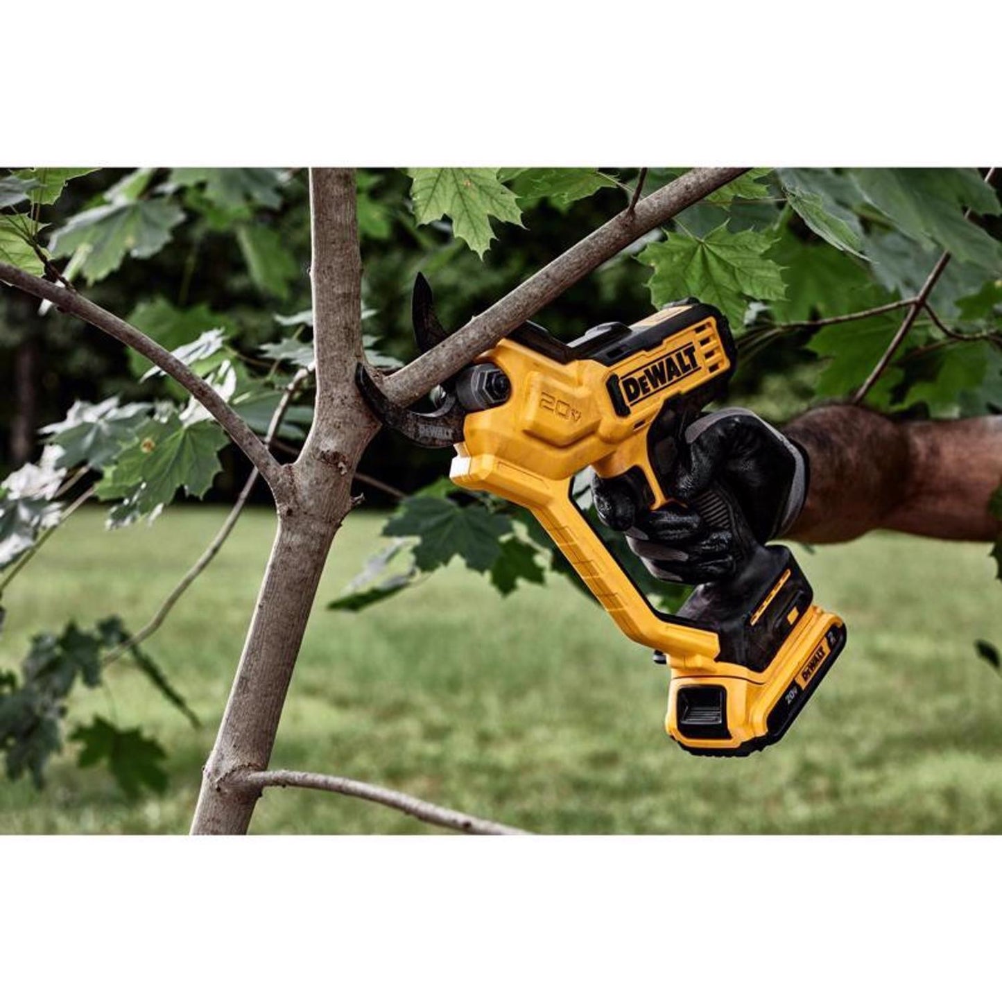 USED DEWALT 20V MAX Steel Cordless Pruner