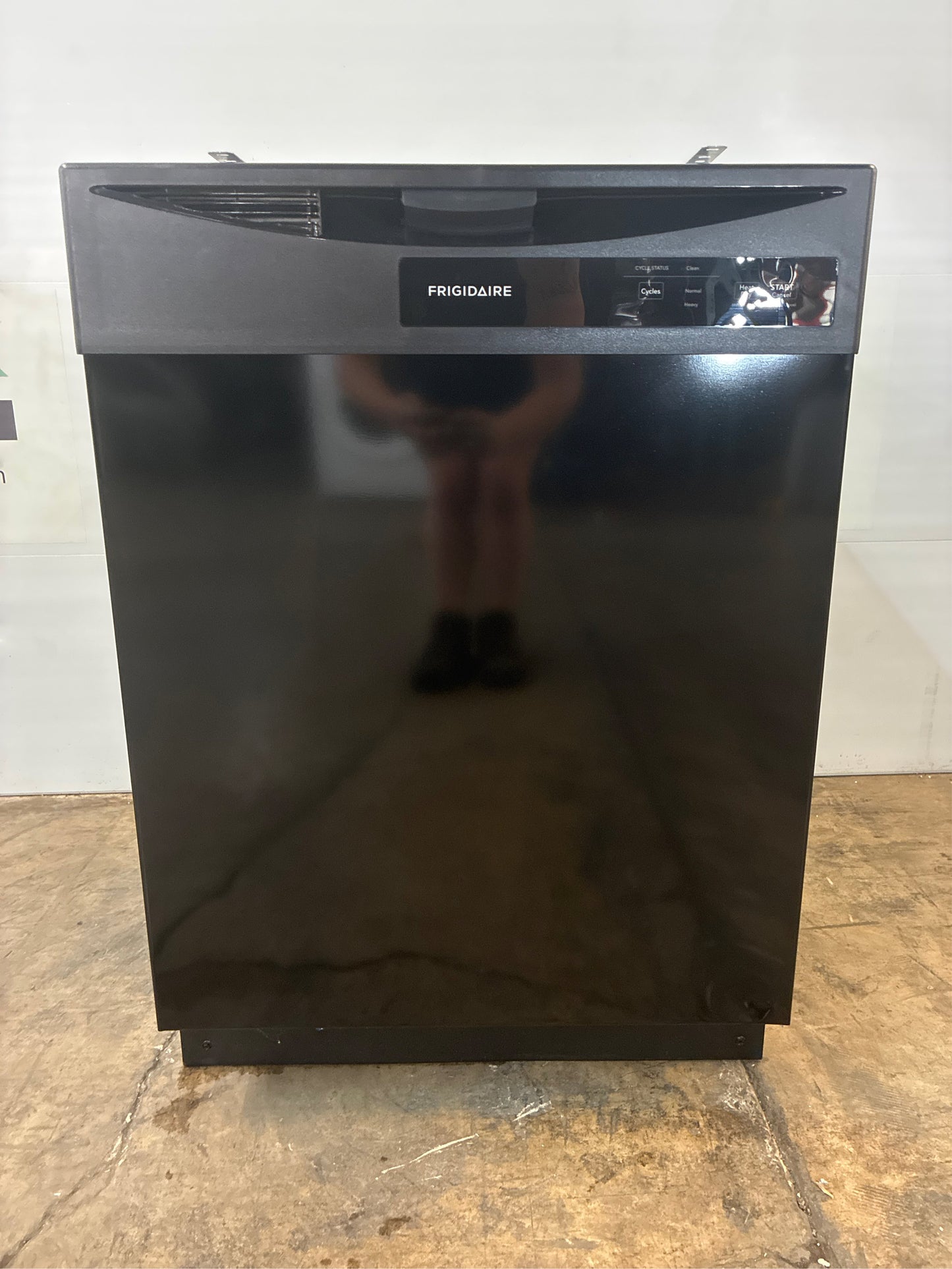 24" Black Front Control Smart Dishwasher