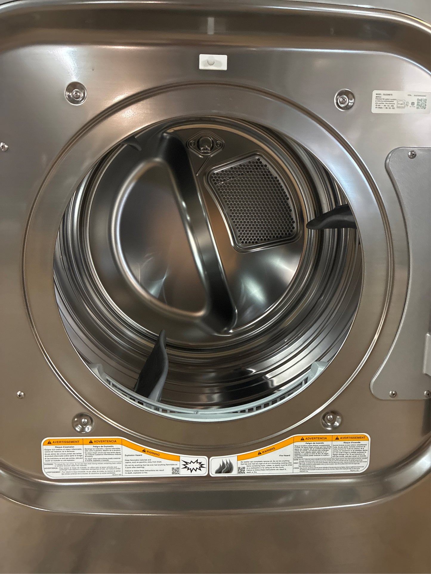 LG TurboSteam 9-cu ft Gas Dryer, Black Steel.