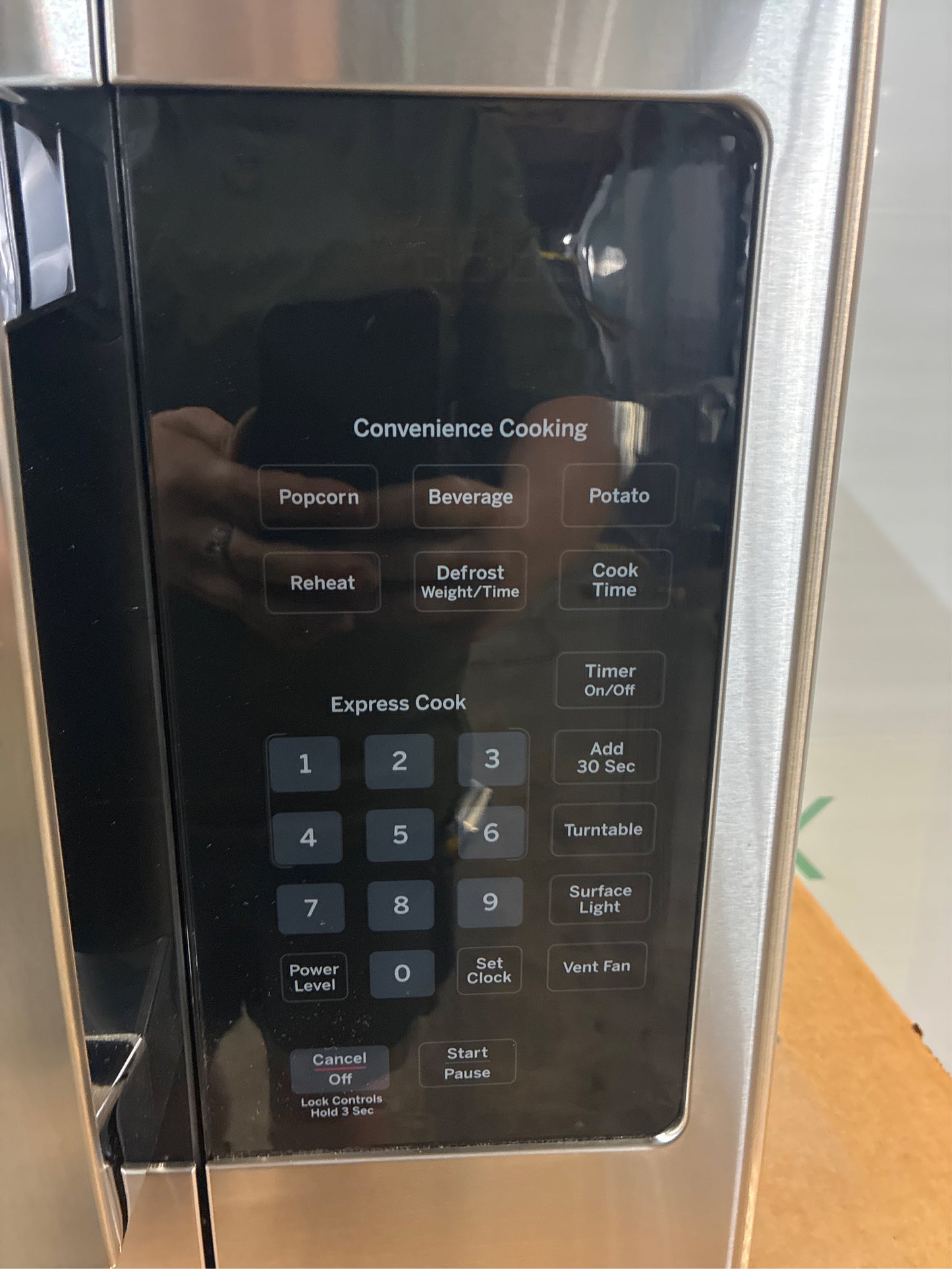 GE 1.6-cu ft 1000W Over-the-Range Microwave