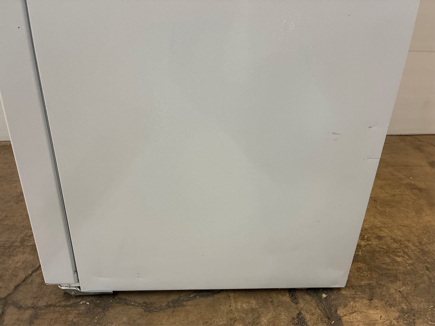 Frigidaire 32.6 in. 20 cu. ft. Upright Freezer, White