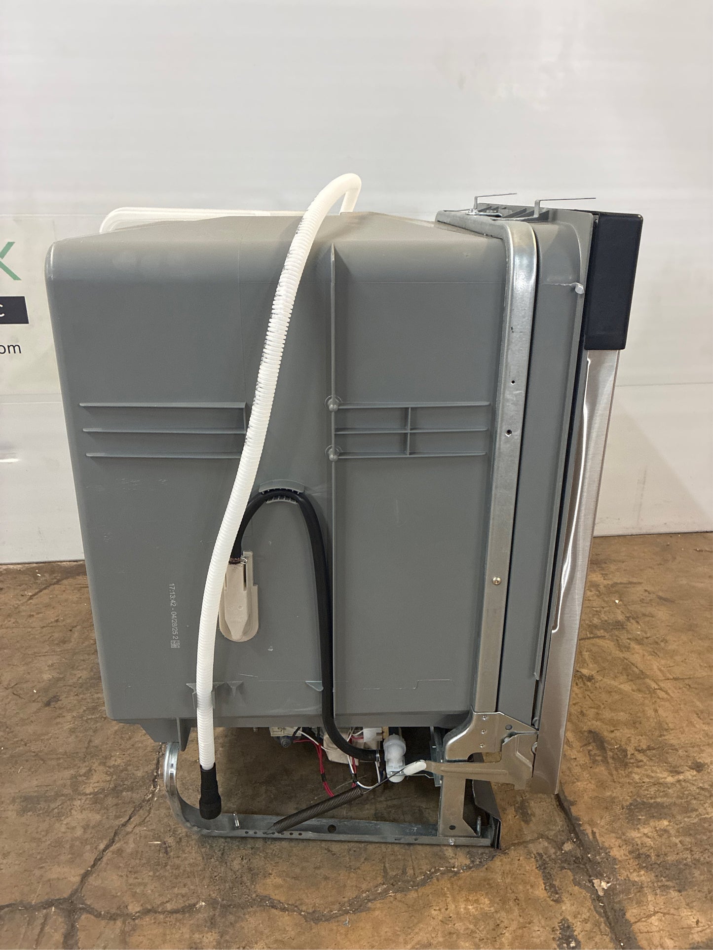 Frigidaire 24" SS Front Control Smart Dishwasher