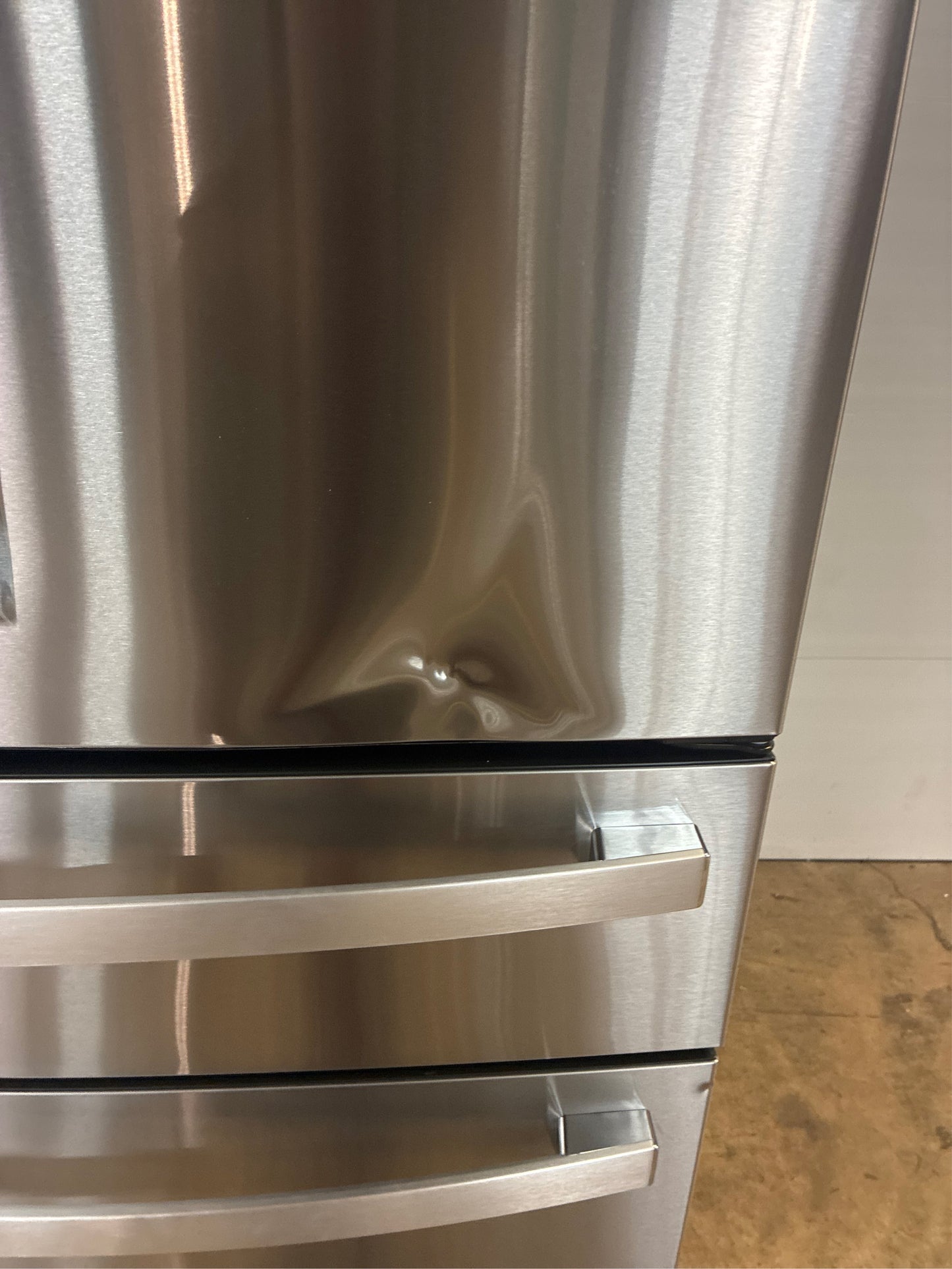 GE 27.9-cu ft Smart French Door Refrigerator