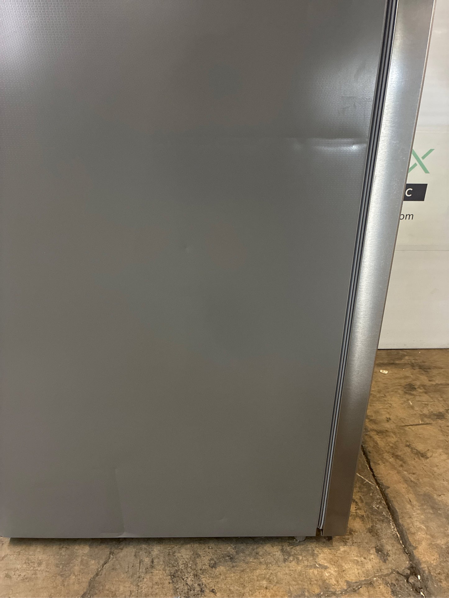 17.6 cu.ft. Top Freezer Refrigerator, Brushed Steel