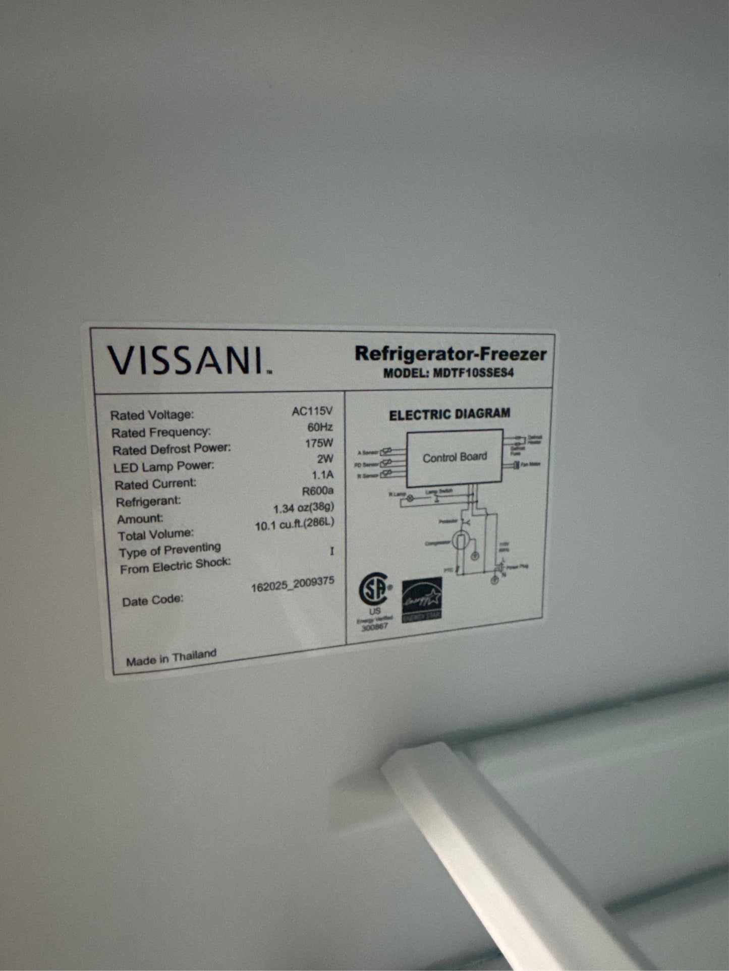 10.1 cu. ft. Top Freezer Refrigerator