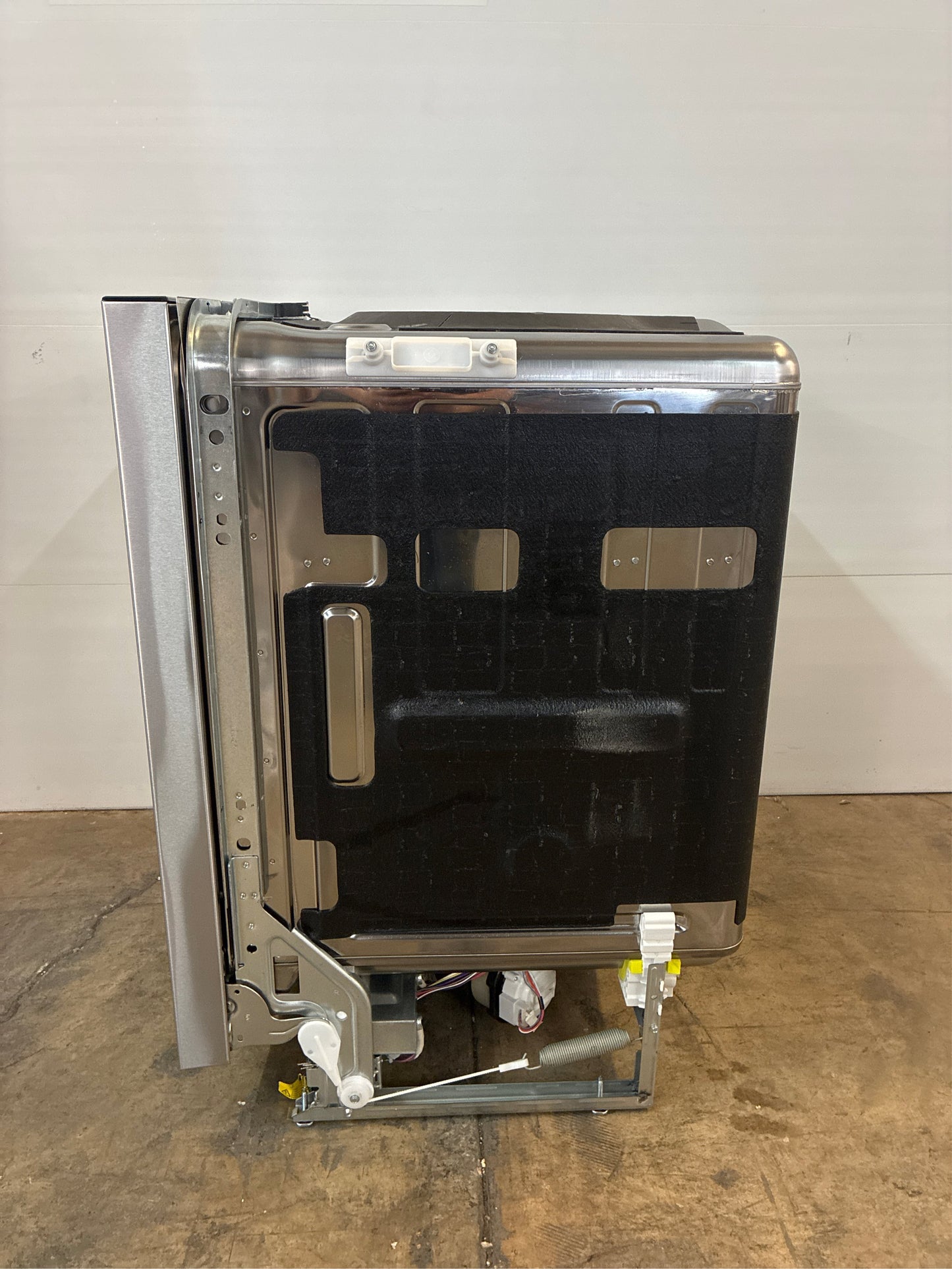 GE 24-in Smart Dishwasher, 44-dBA Quiet