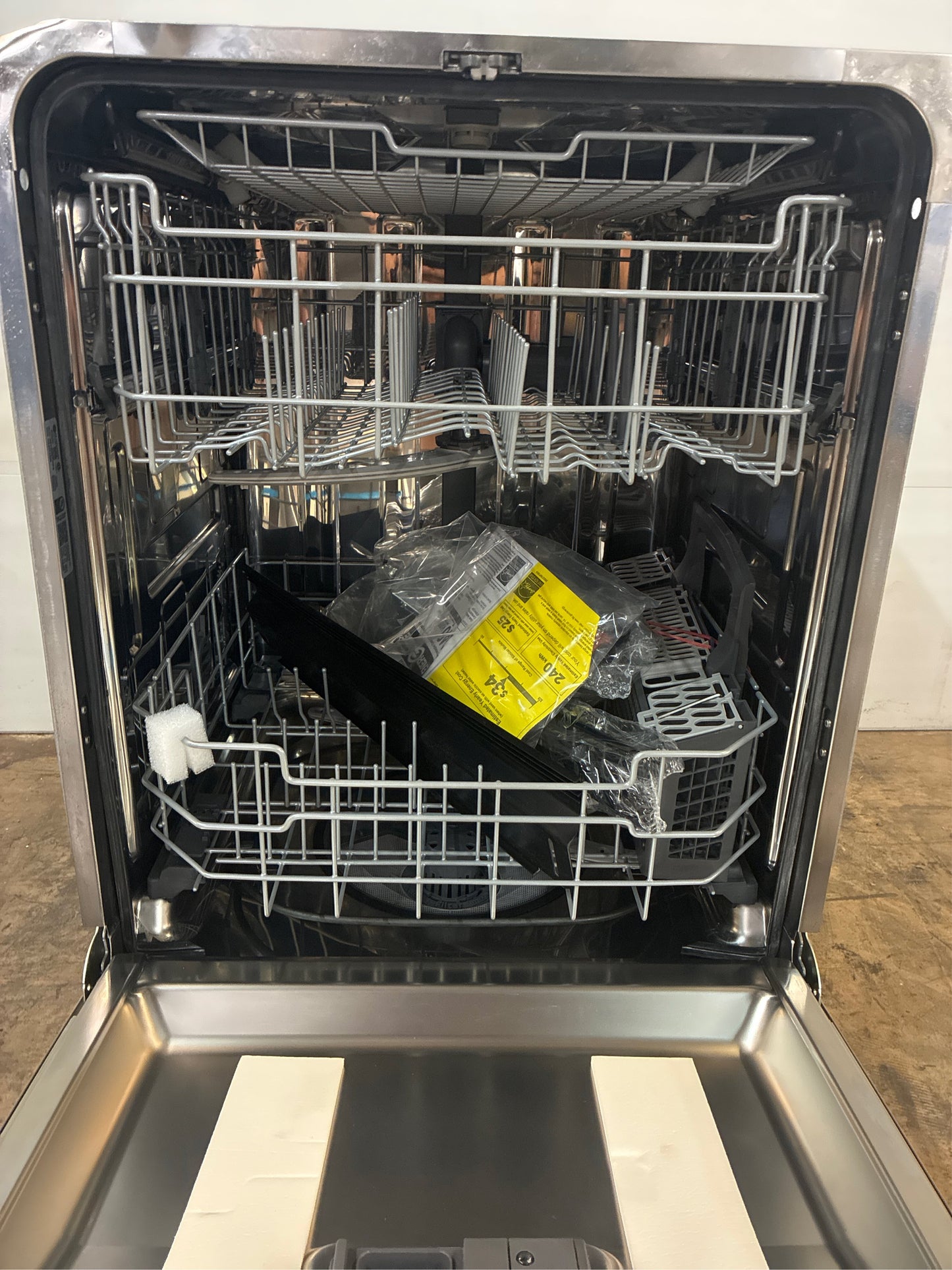 GE 24" Top Control Dishwasher, 47-dBA Quiet