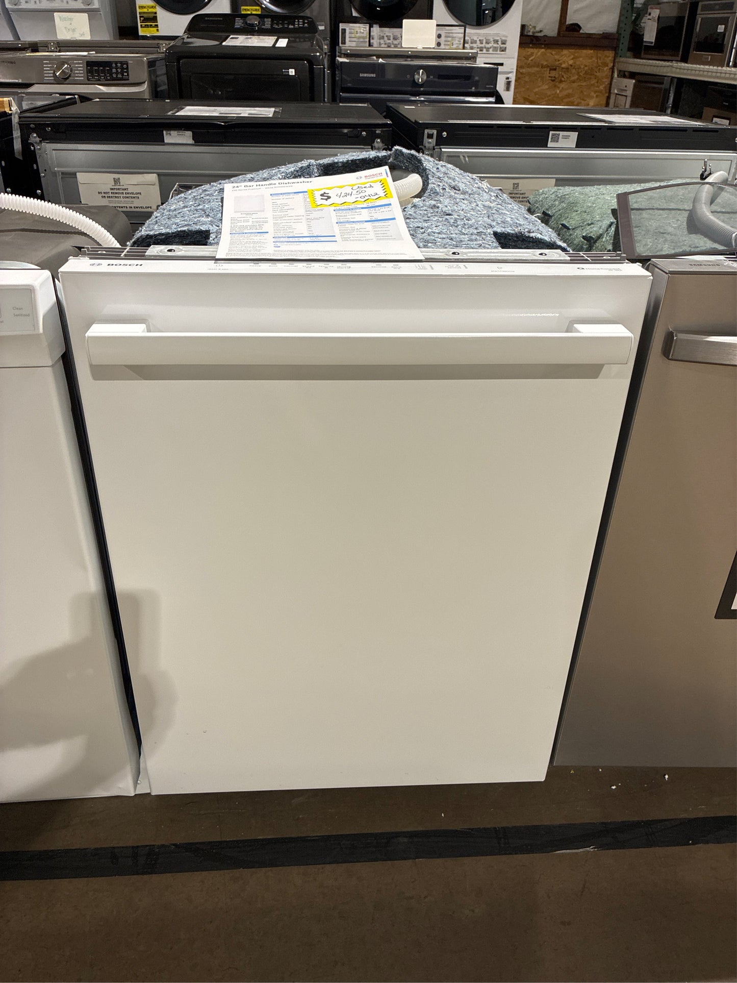 100 Series 24in Dishwasher, Top Control, 46 dBA