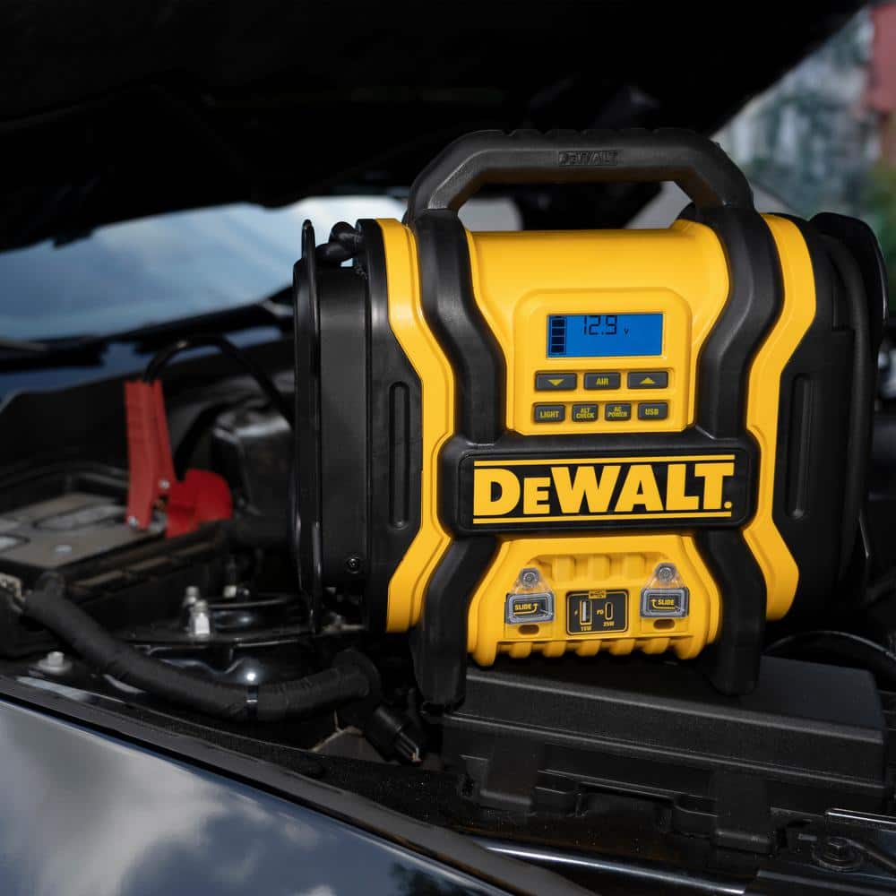 DEWALT 2000 Amp Jump Starter w/Compressor